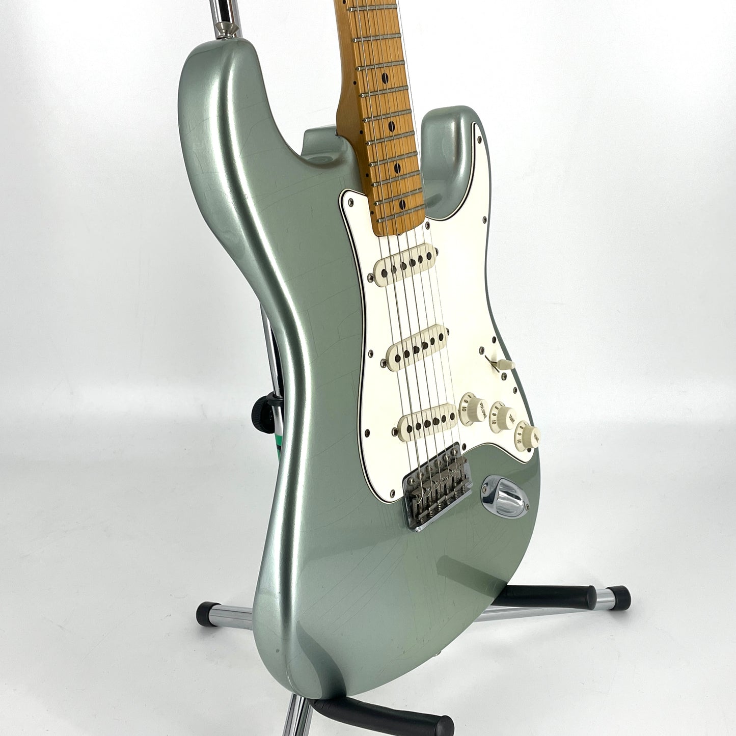 2005 Fender Custom Shop Limited Edition ’66 Stratocaster – Closet Classic – Firemist Silver Metallic