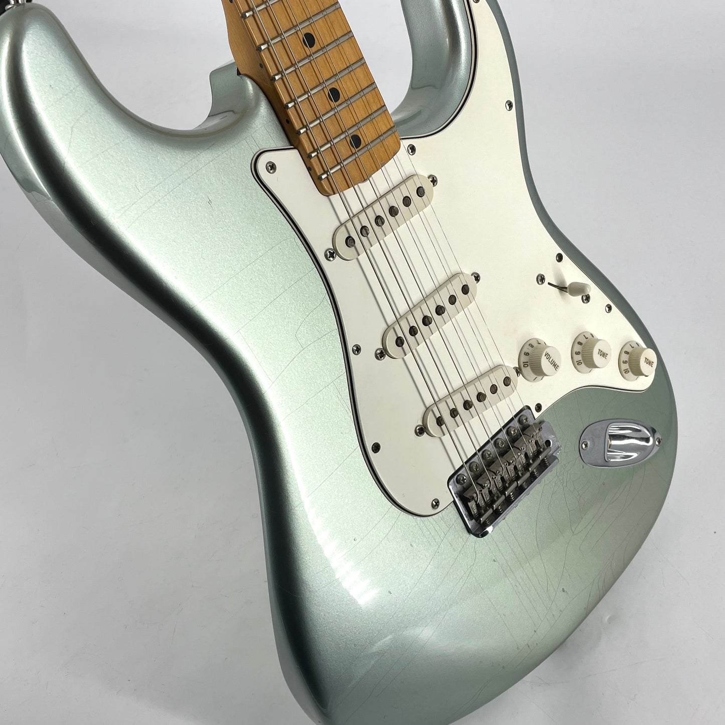 2005 Fender Custom Shop Limited Edition ’66 Stratocaster – Closet Classic – Firemist Silver Metallic