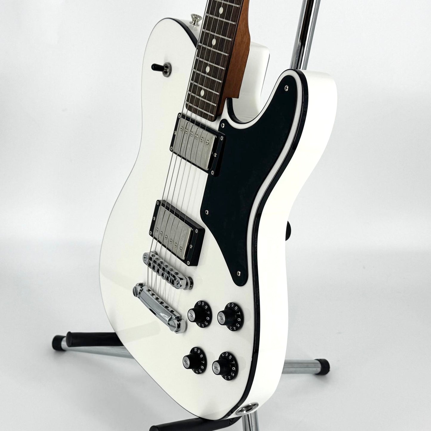 2020 Fender Troublemaker Telecaster Deluxe - Arctic White