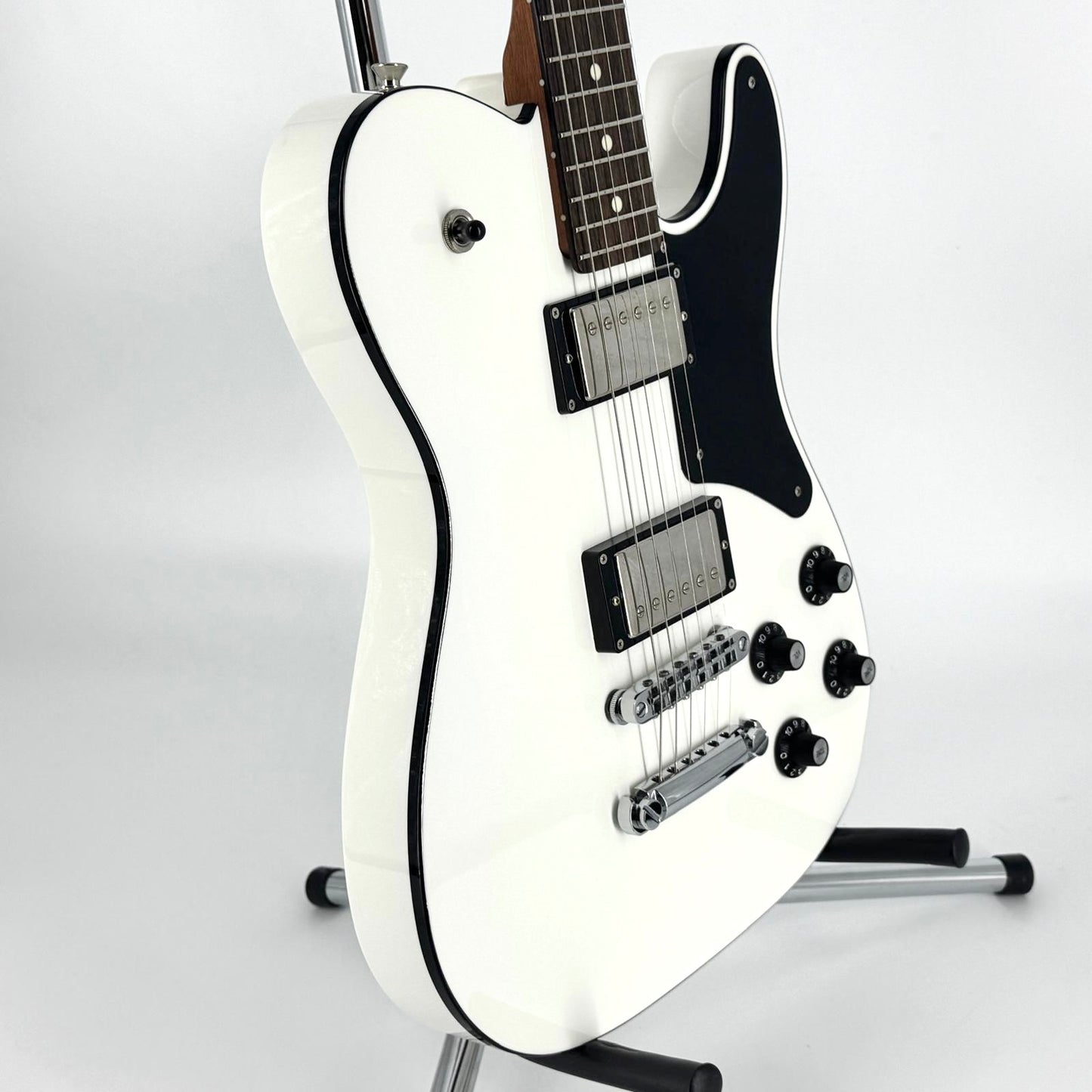 2020 Fender Troublemaker Telecaster Deluxe - Arctic White