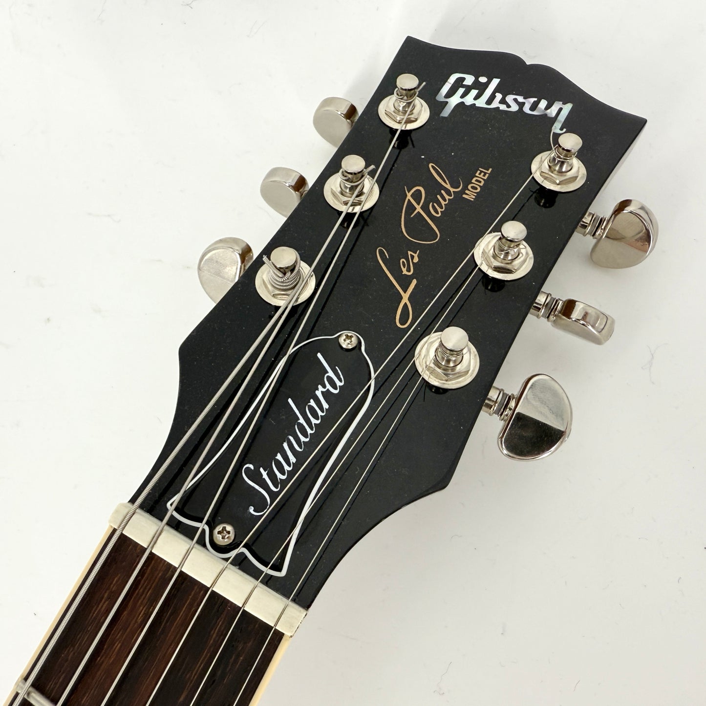 2023 Gibson Les Paul Standard 60’s Figured – Translucent Fuchsia