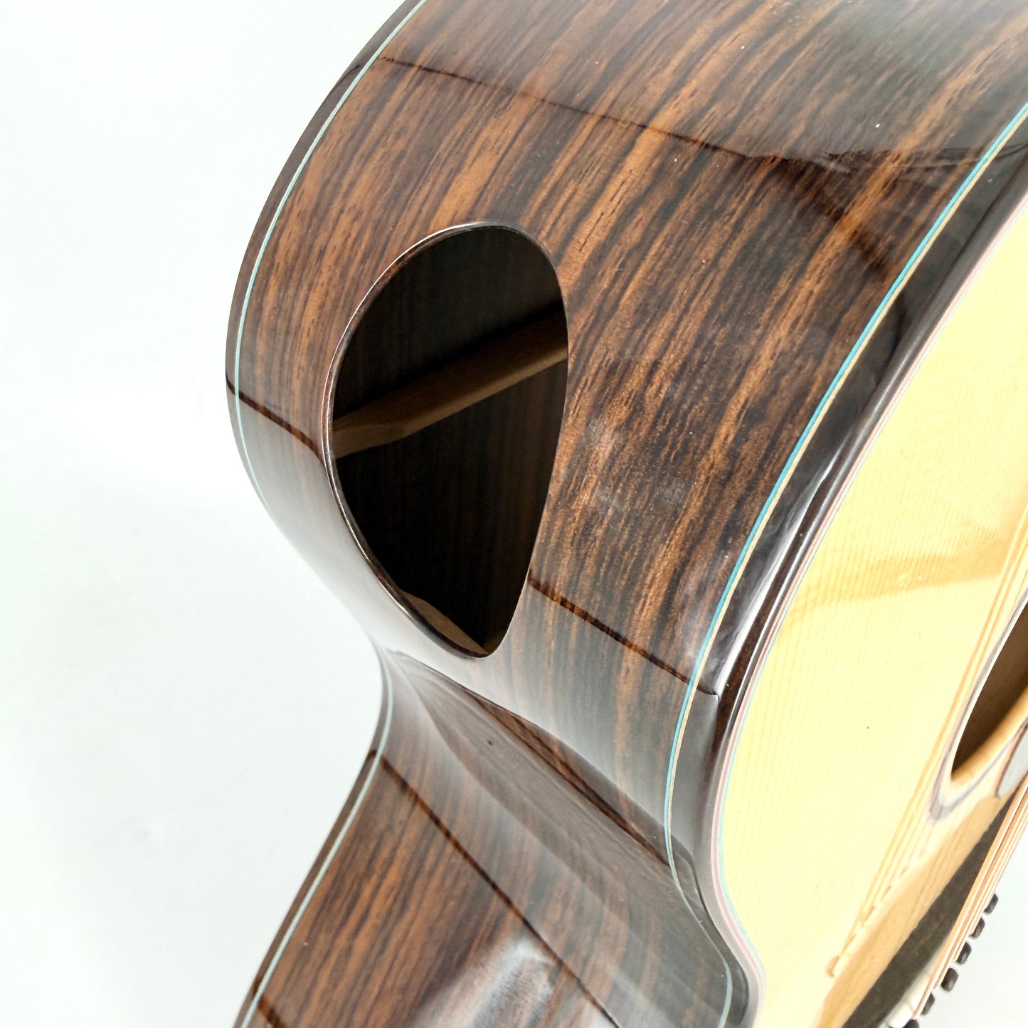 2024 Eastman AC722CE - Natural