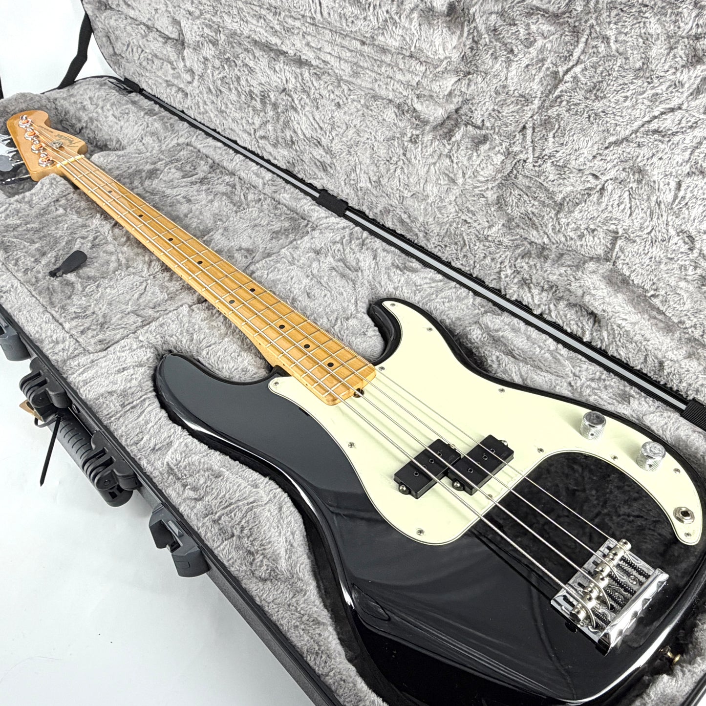 2016 Fender American Professional Precision Bass - Black