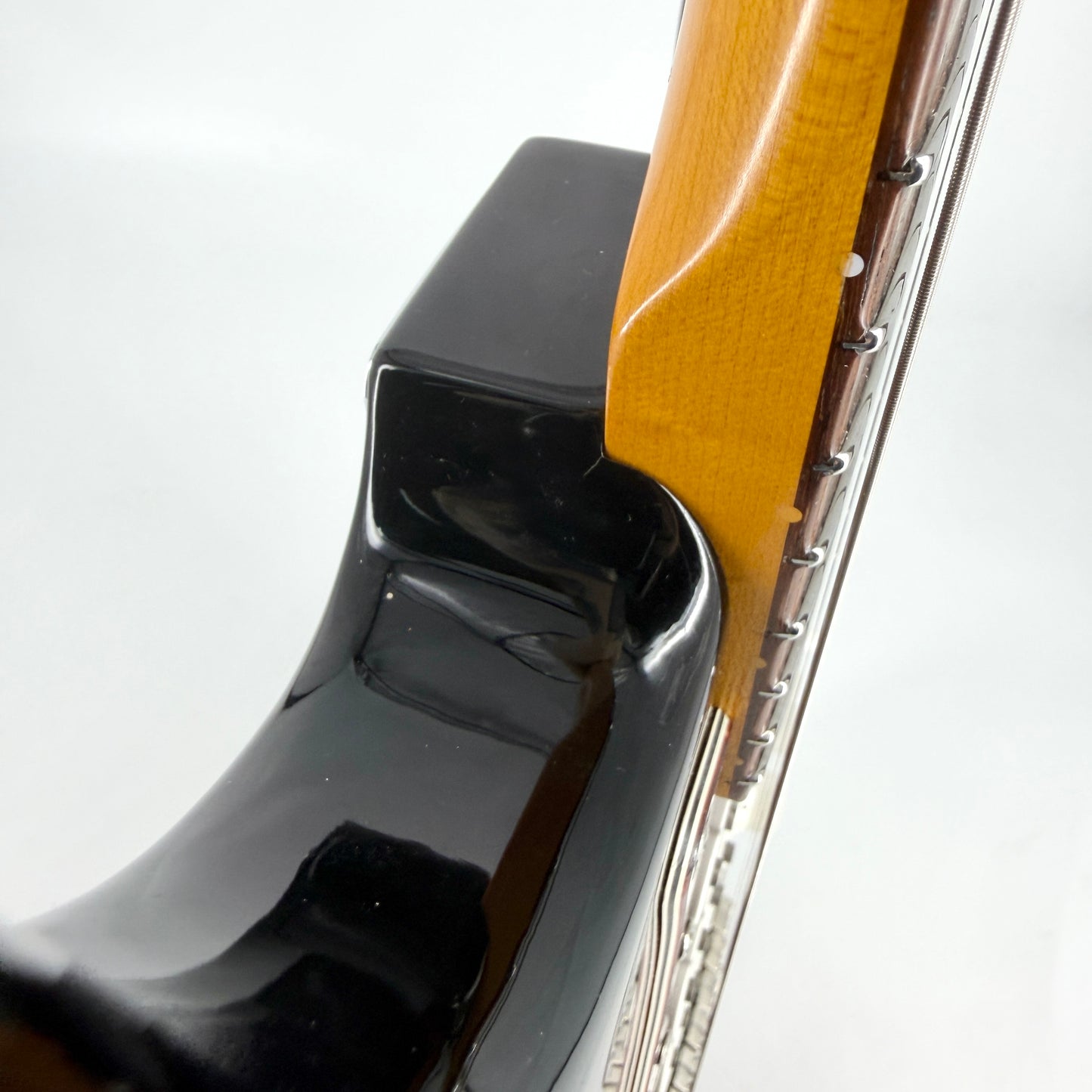 2010 Fender John Mayer Signature Stratocaster – 3 Tone Sunburst
