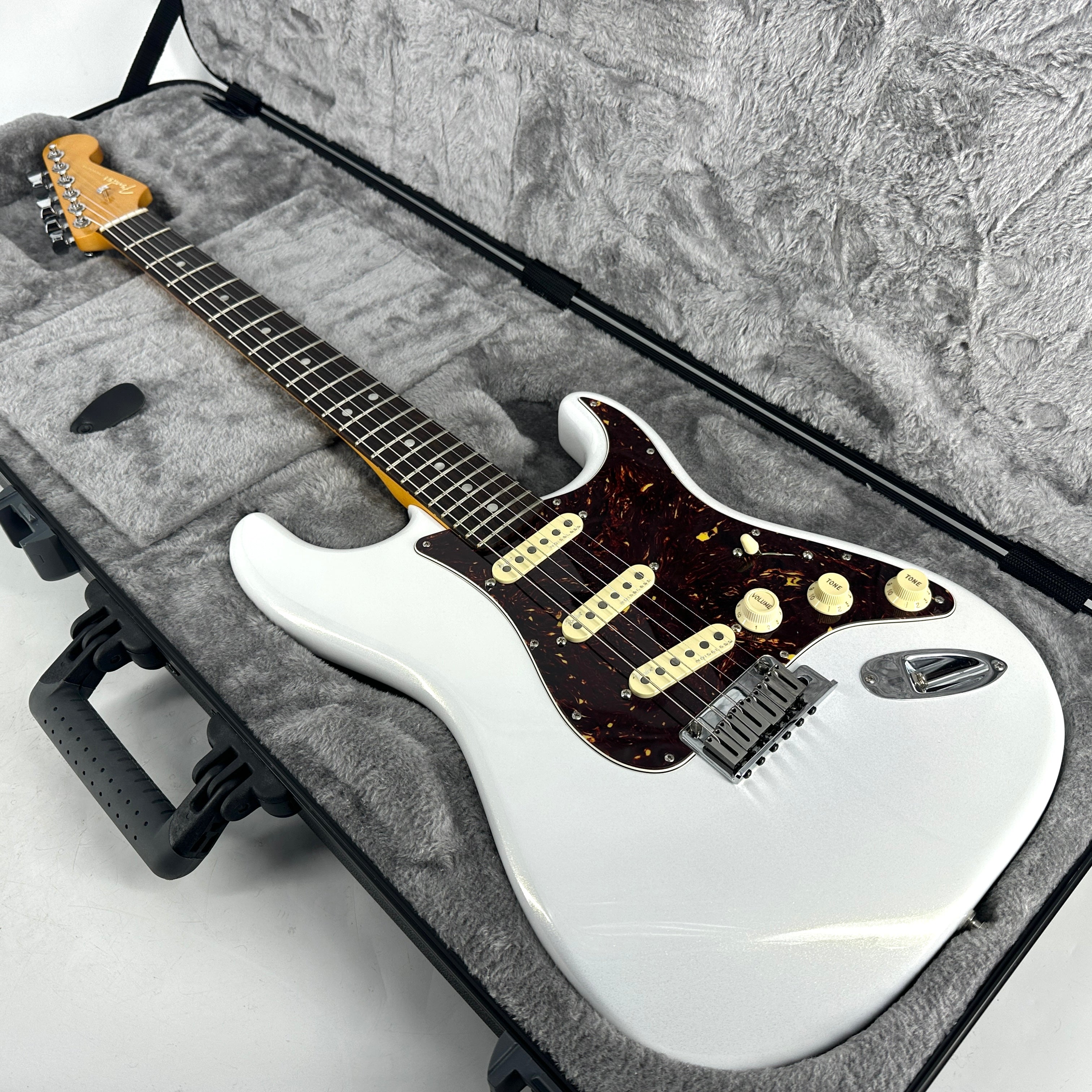 2021 Fender American Ultra Stratocaster – Arctic Pearl – Jordan