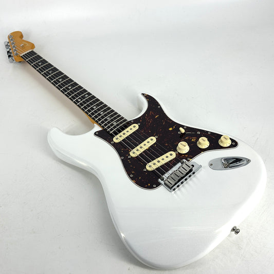 2021 Fender American Ultra Stratocaster – Arctic Pearl