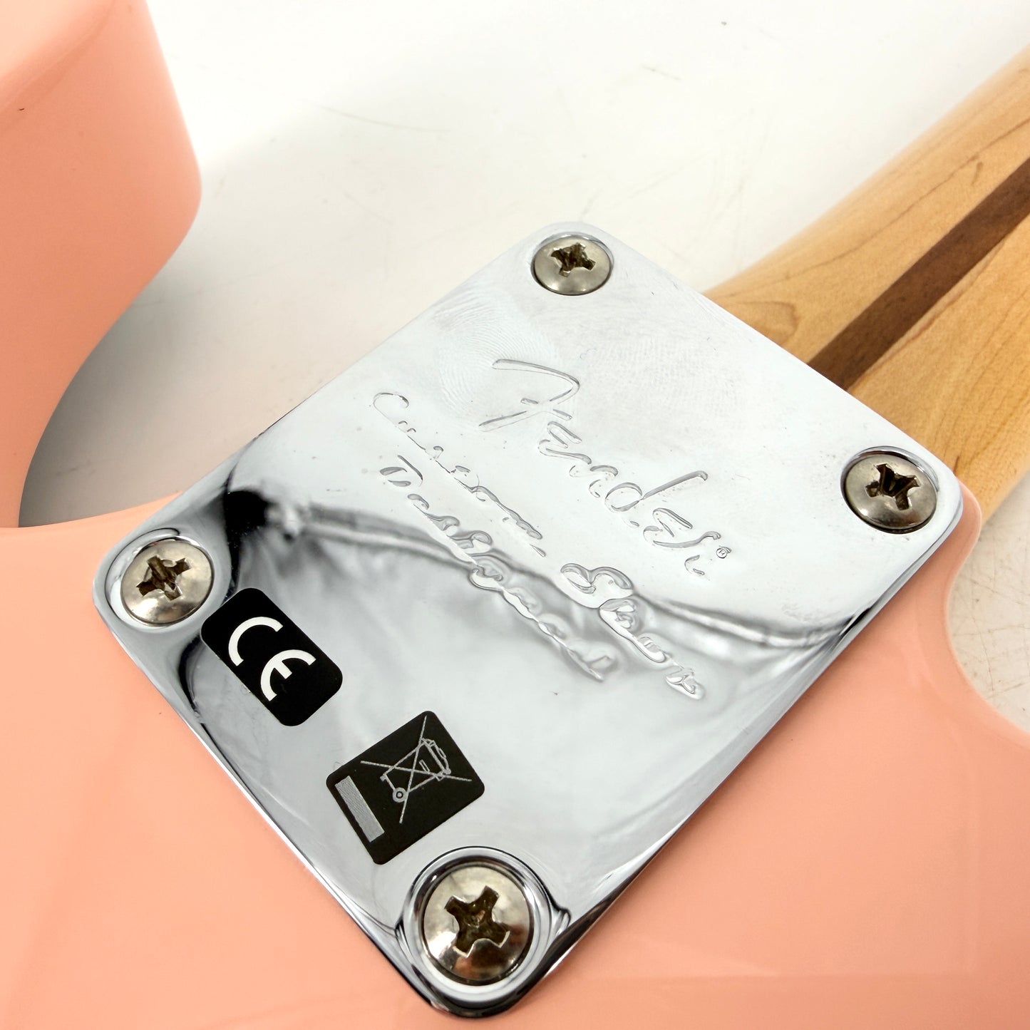 2018 Fender Limited Edition Classic Player Baja Telecaster - Shell Pink