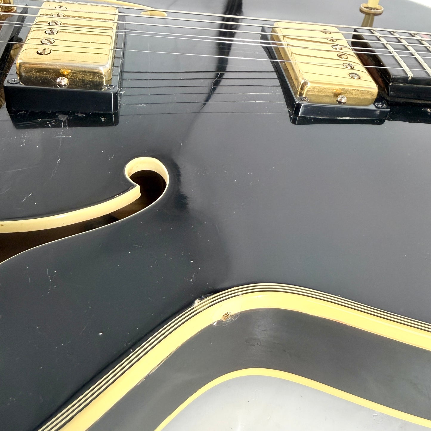 1990 Gibson Chet Atkins Country Gentleman – Ebony