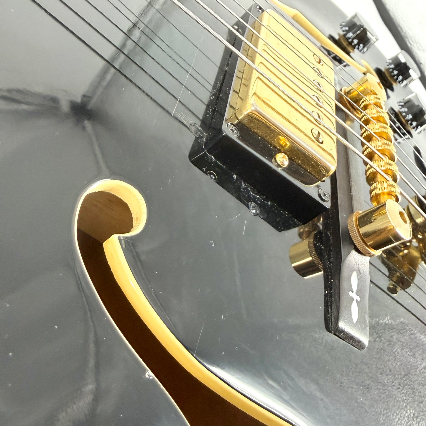 1990 Gibson Chet Atkins Country Gentleman – Ebony