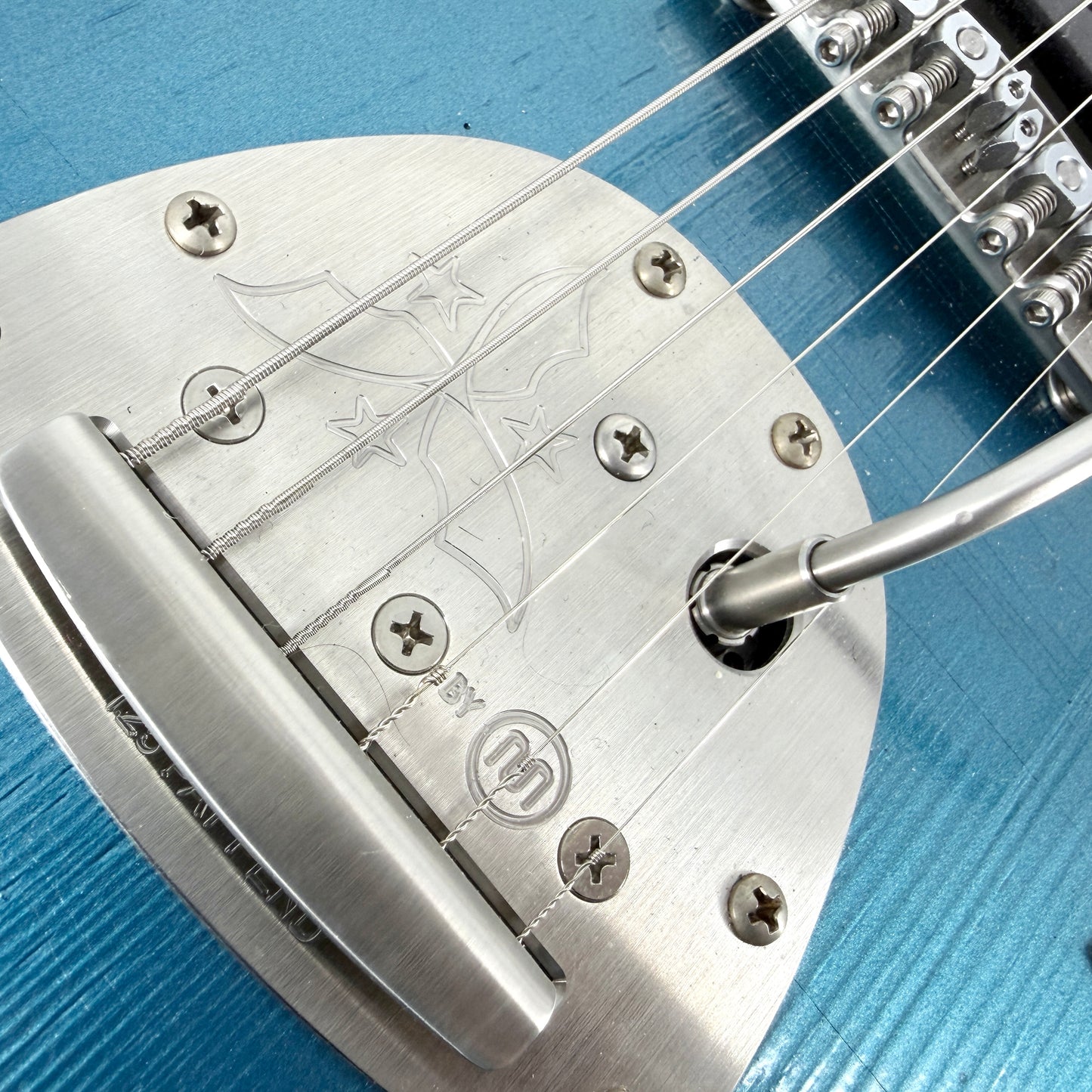 2025 Novo Serus J Limited - Lake Placid Blue over '64 3-Tone Sunburst