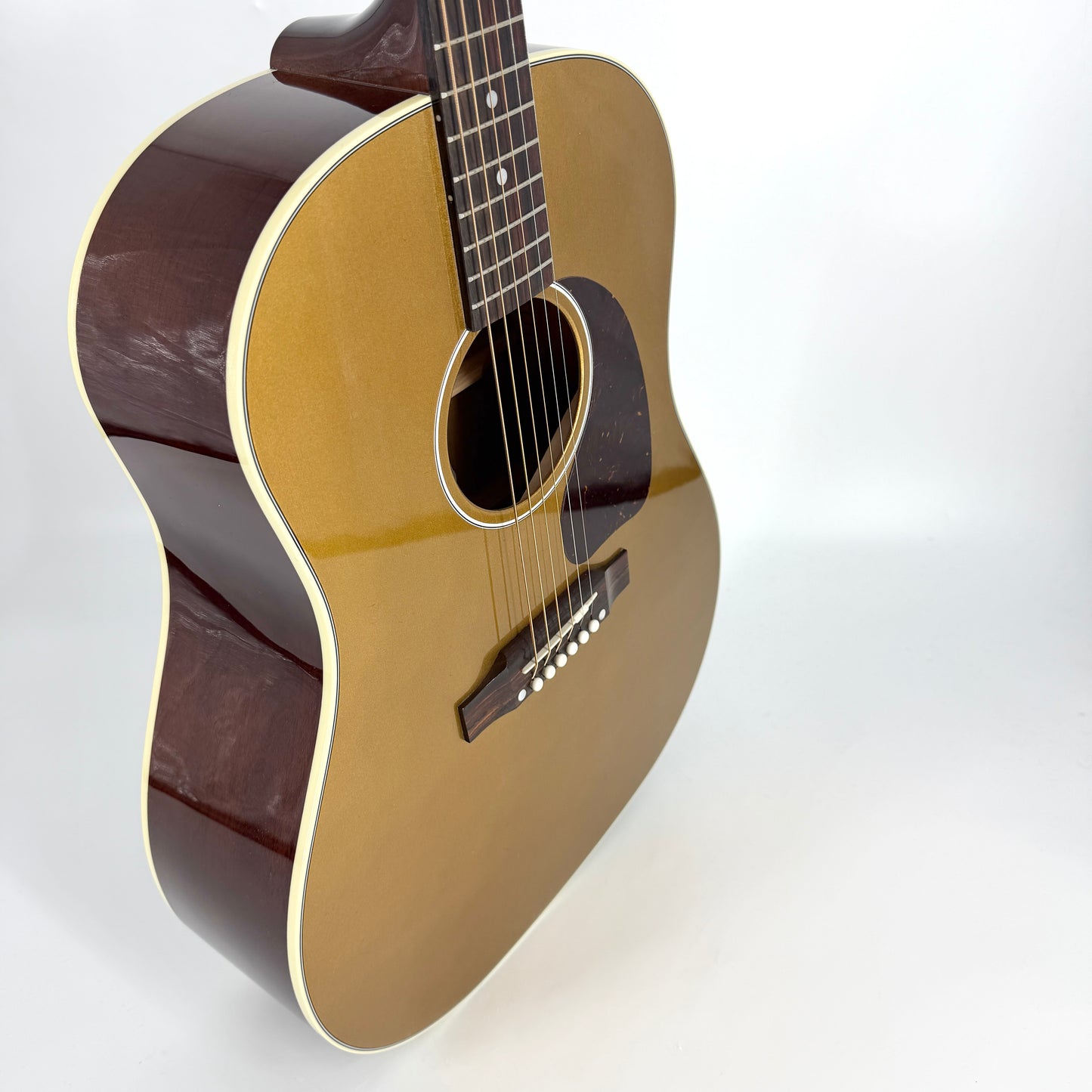 2026 Gibson J-45 Standard – Gold Top