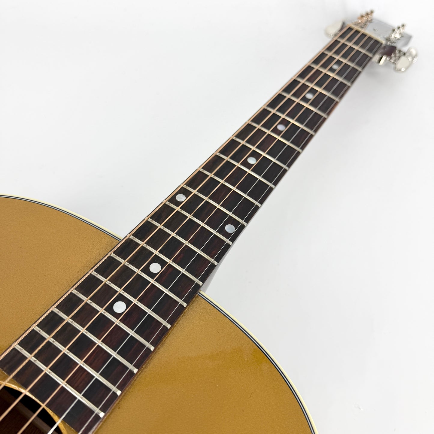2026 Gibson J-45 Standard – Gold Top