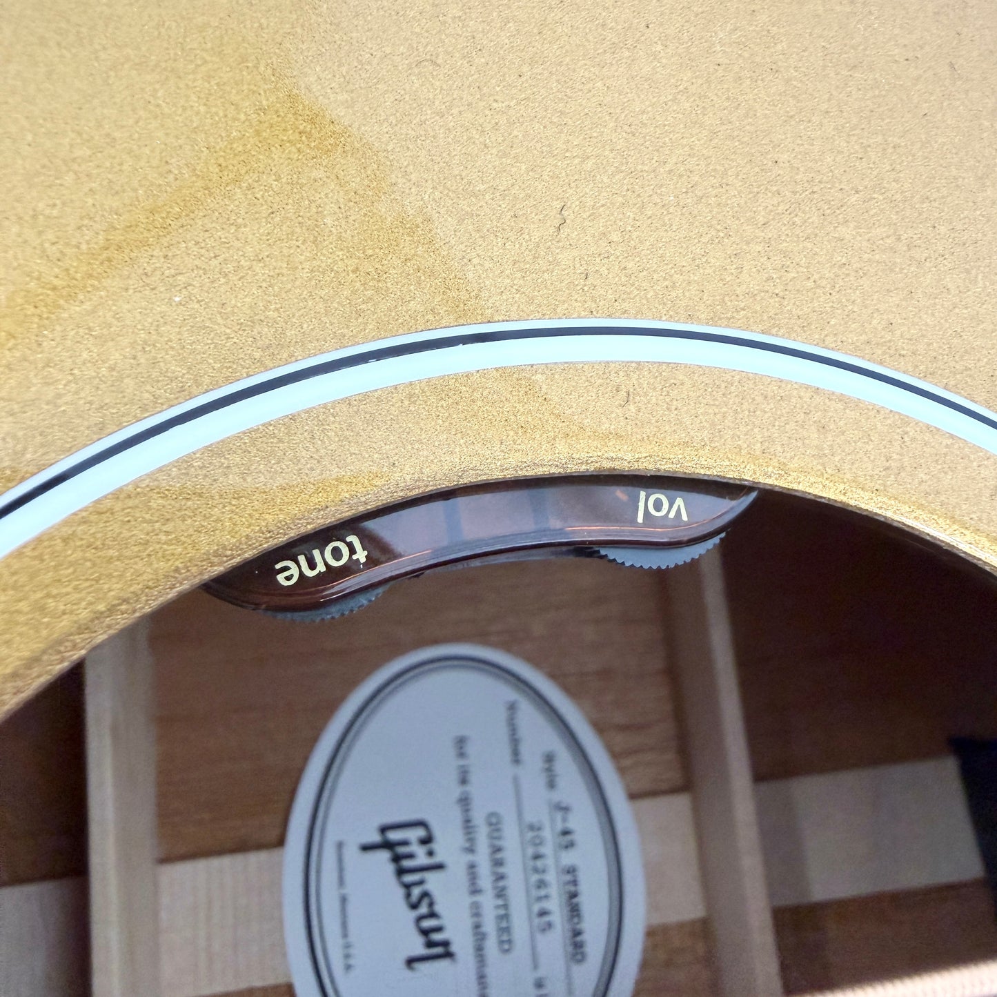 2026 Gibson J-45 Standard – Gold Top