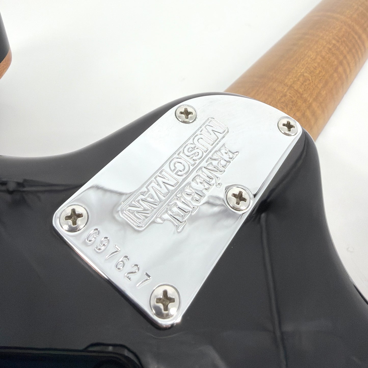 2020 Ernie Ball Music Man Sabre - Bougie Burst