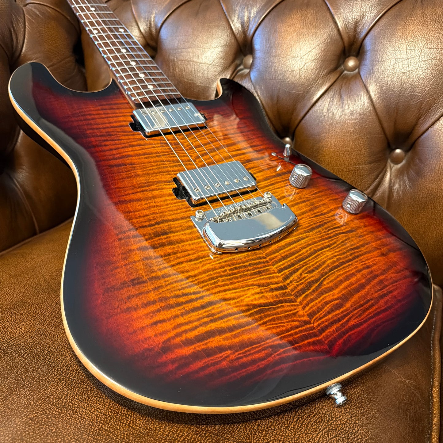 2020 Ernie Ball Music Man Sabre - Bougie Burst