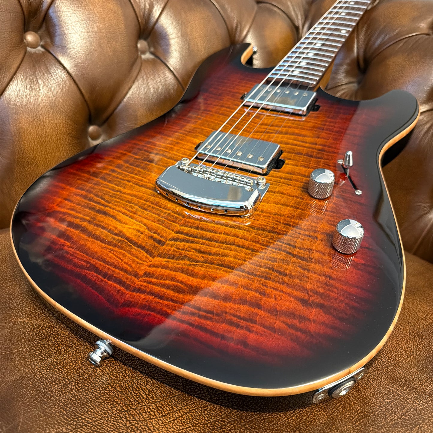 2020 Ernie Ball Music Man Sabre - Bougie Burst
