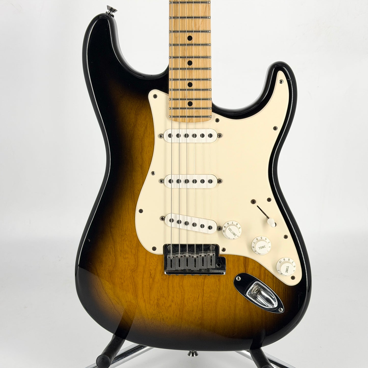 2004 Fender 50th Anniversary American Series Stratocaster – 2 Tone Sunburst