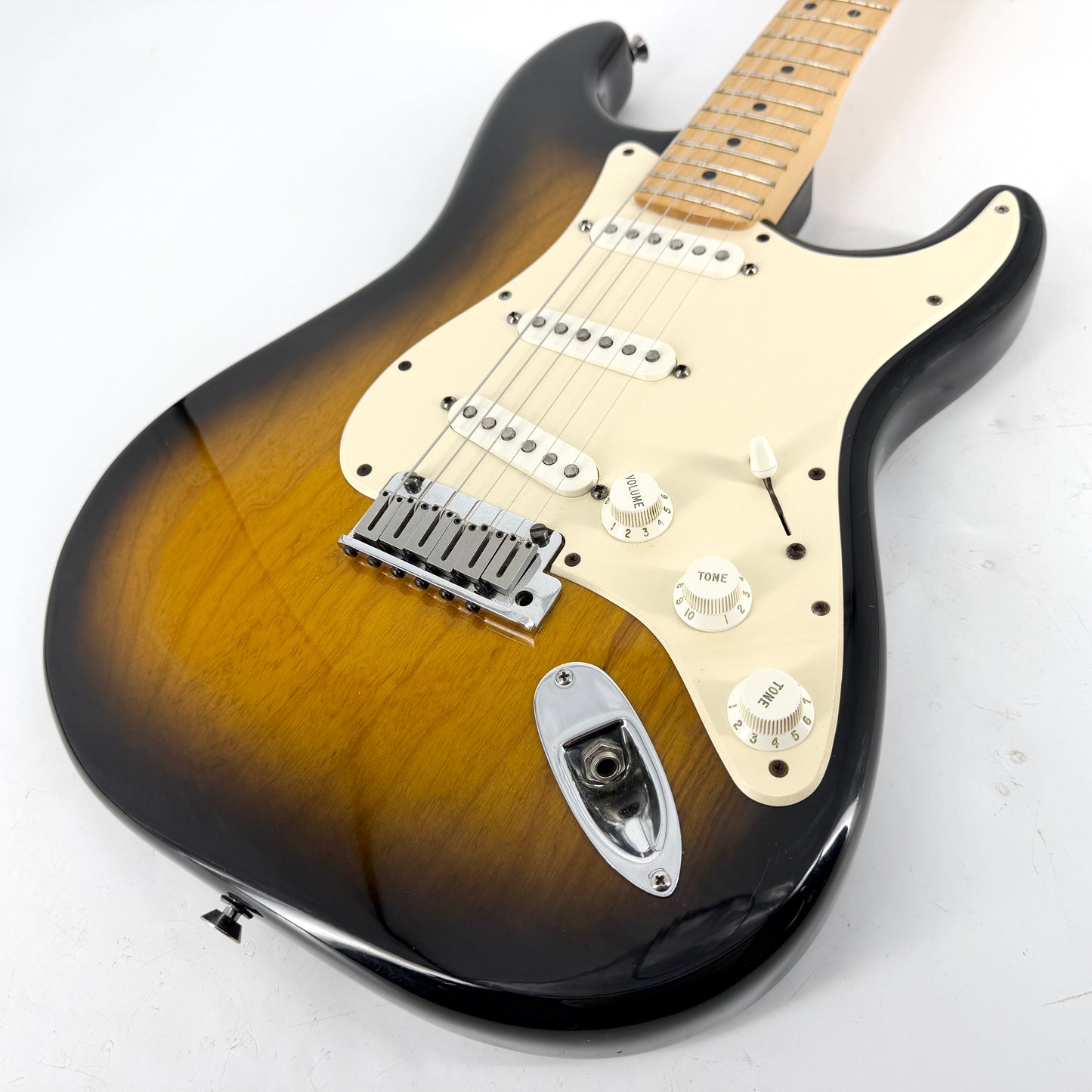 2004 Fender 50th Anniversary American Series Stratocaster – 2 Tone Sunburst