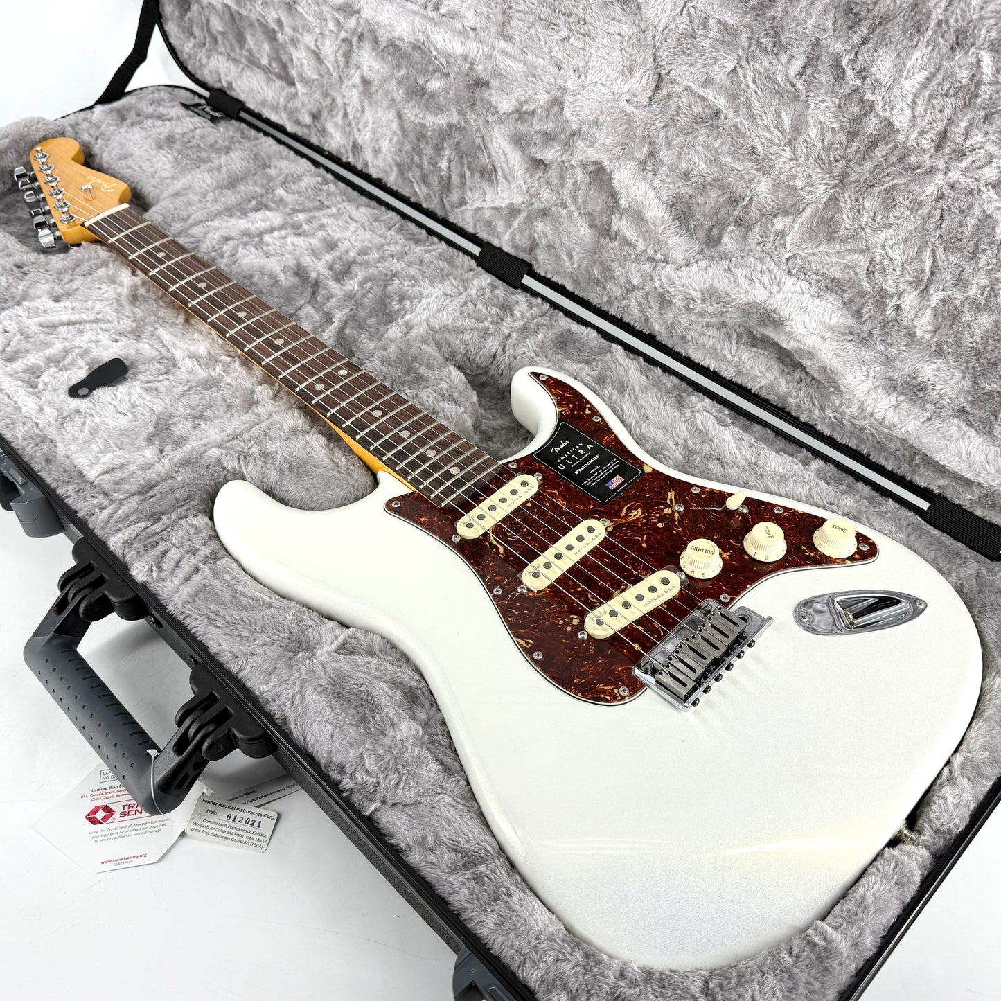 2021 Fender American Ultra Stratocaster – Arctic Pearl