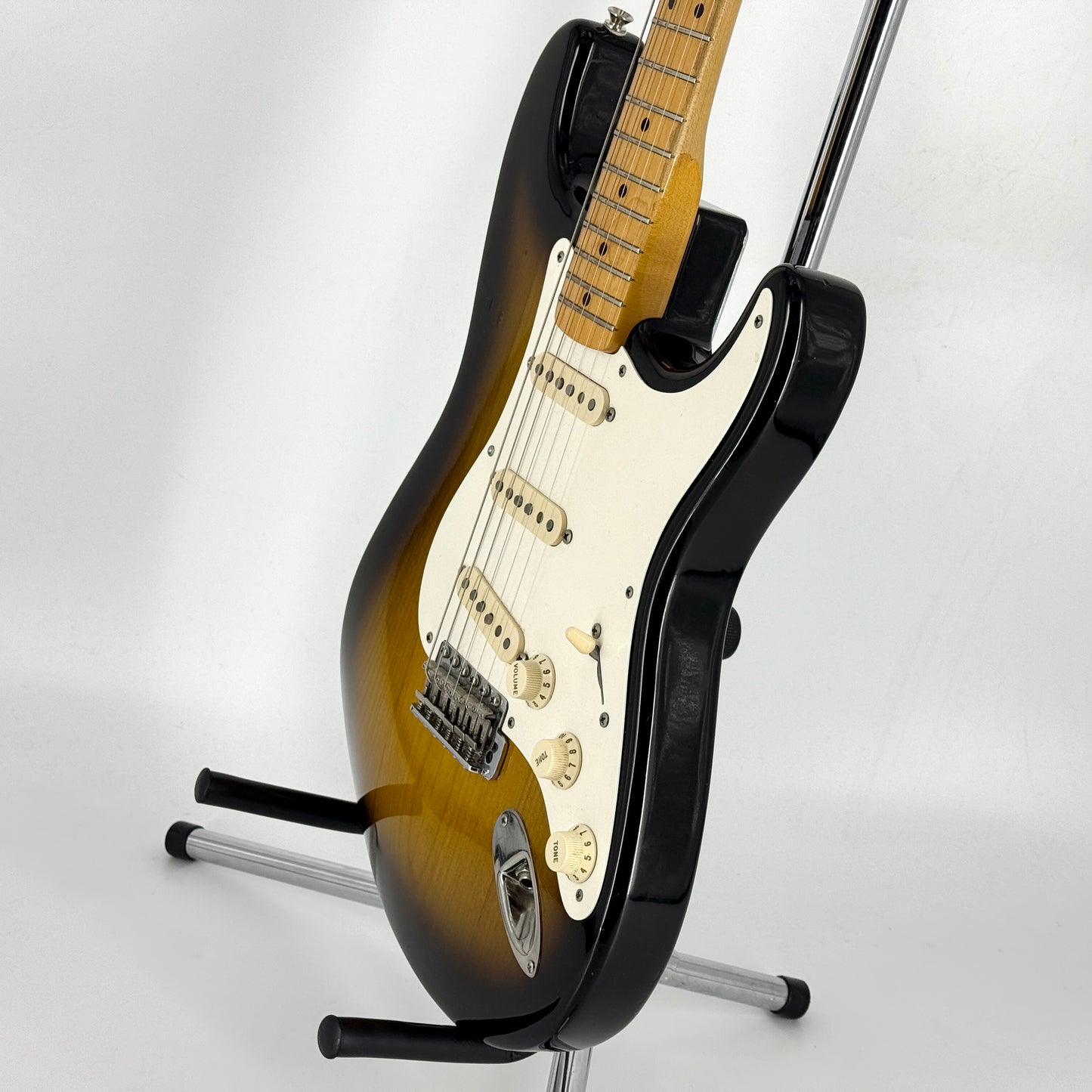 1989 Fender American Vintage ’57 Stratocaster – 2 Tone Sunburst