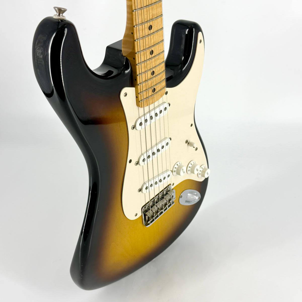 2005 Fender Custom Shop ’56 Stratocaster – 2 Tone Sunburst NOS