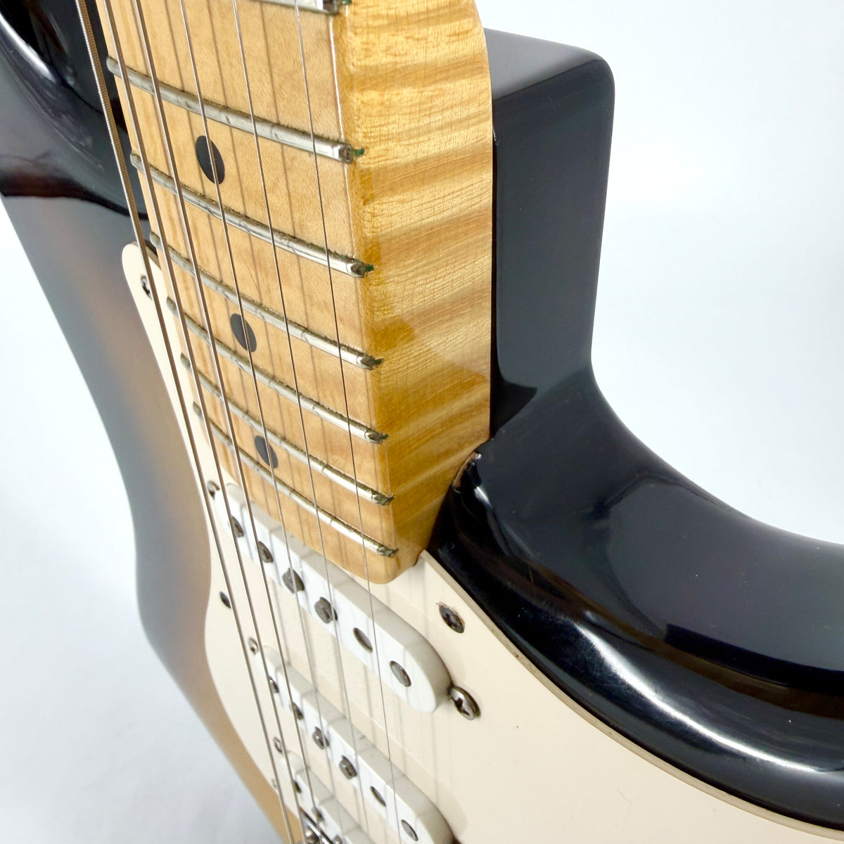 2005 Fender Custom Shop ’56 Stratocaster – 2 Tone Sunburst NOS