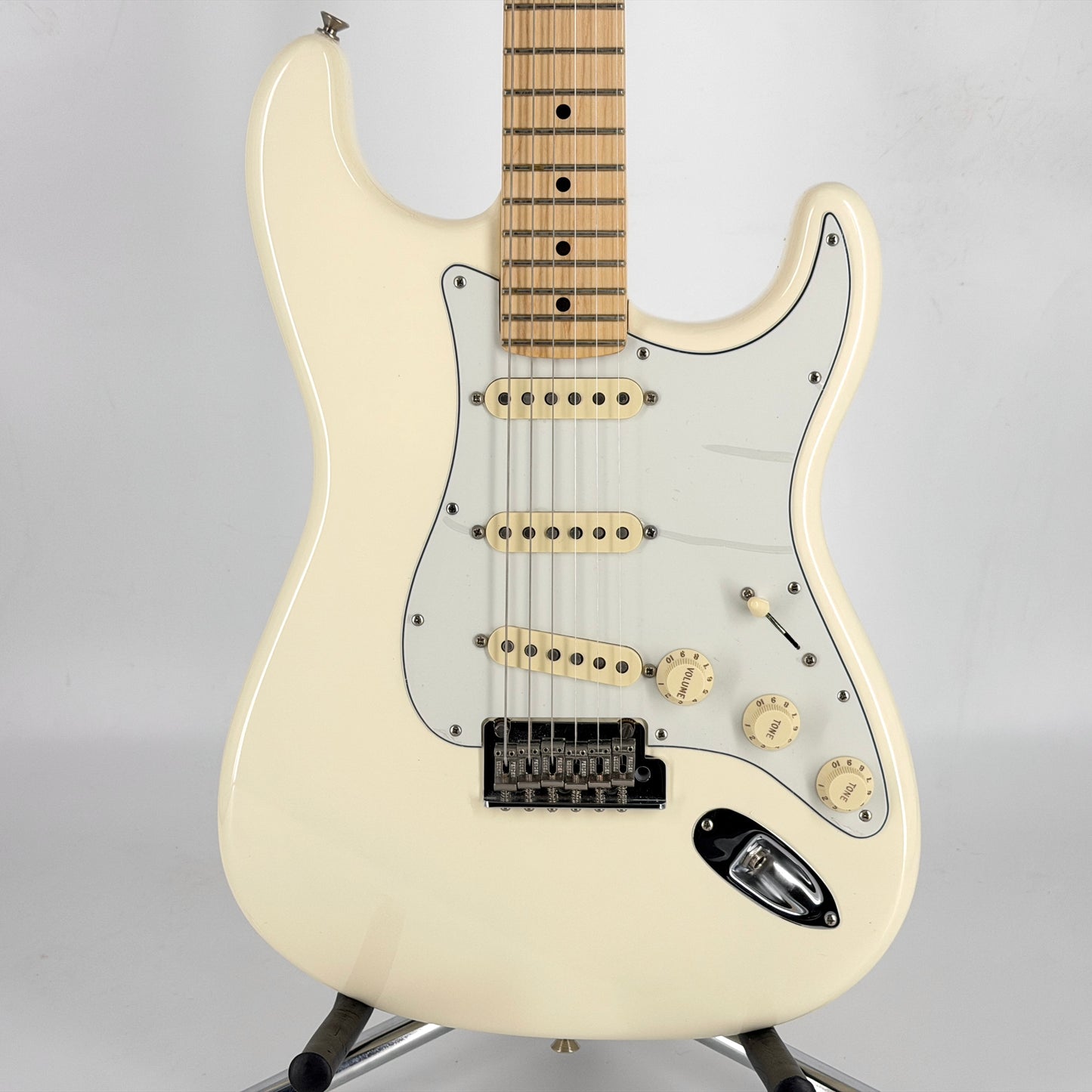 2020 Fender American Professional Stratocaster - Olympic White