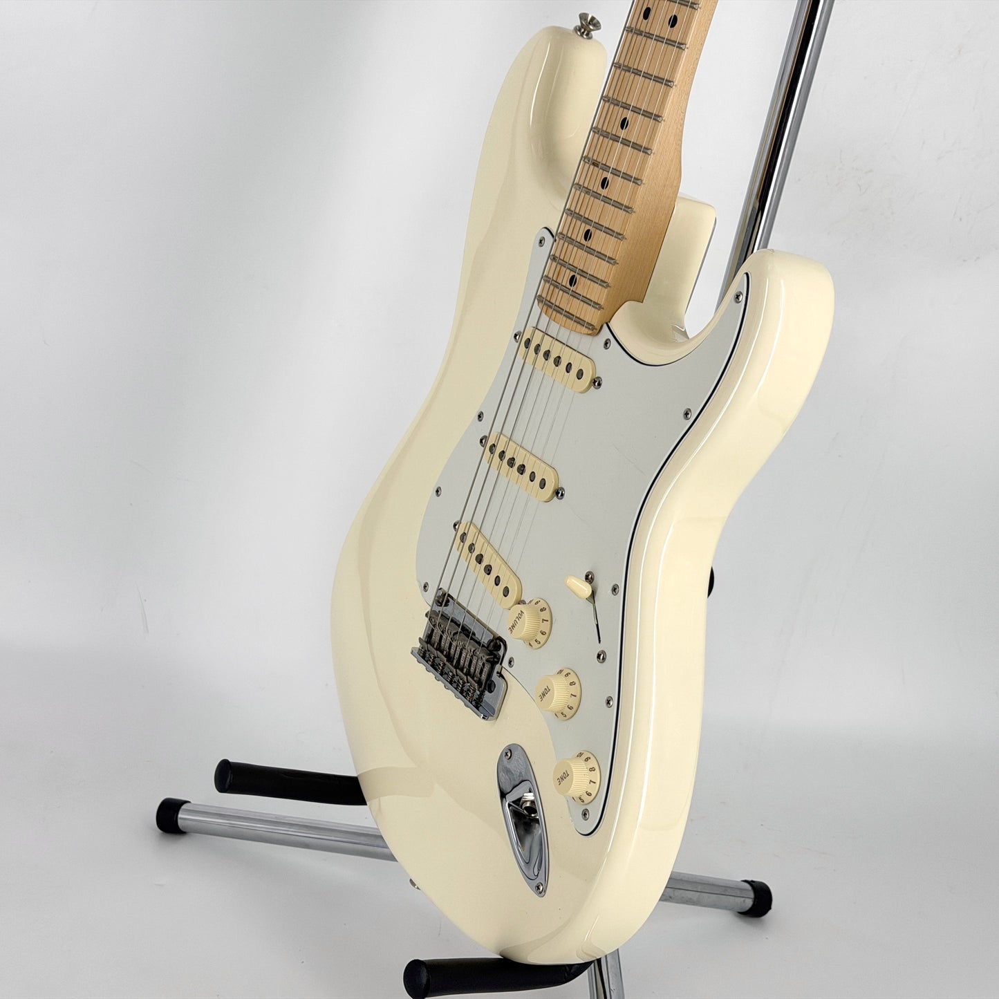 2020 Fender American Professional Stratocaster - Olympic White