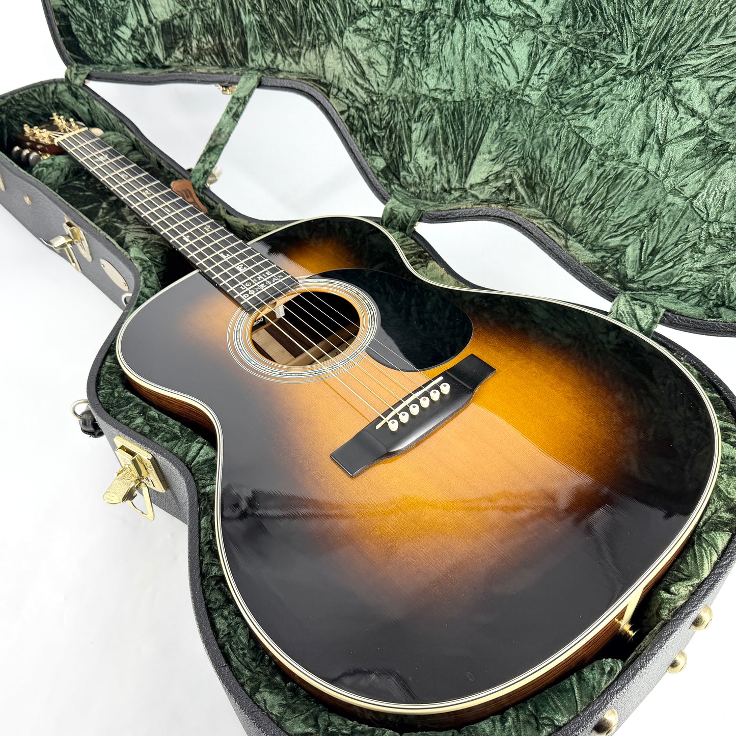 2003 Martin Lonnie Donegan Limited Edition 000-28LD - Sunburst