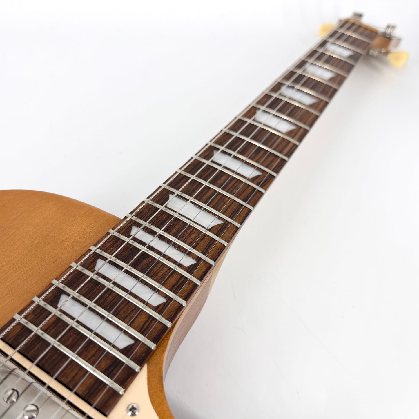 2023 Gibson Les Paul Tribute – Honey Burst
