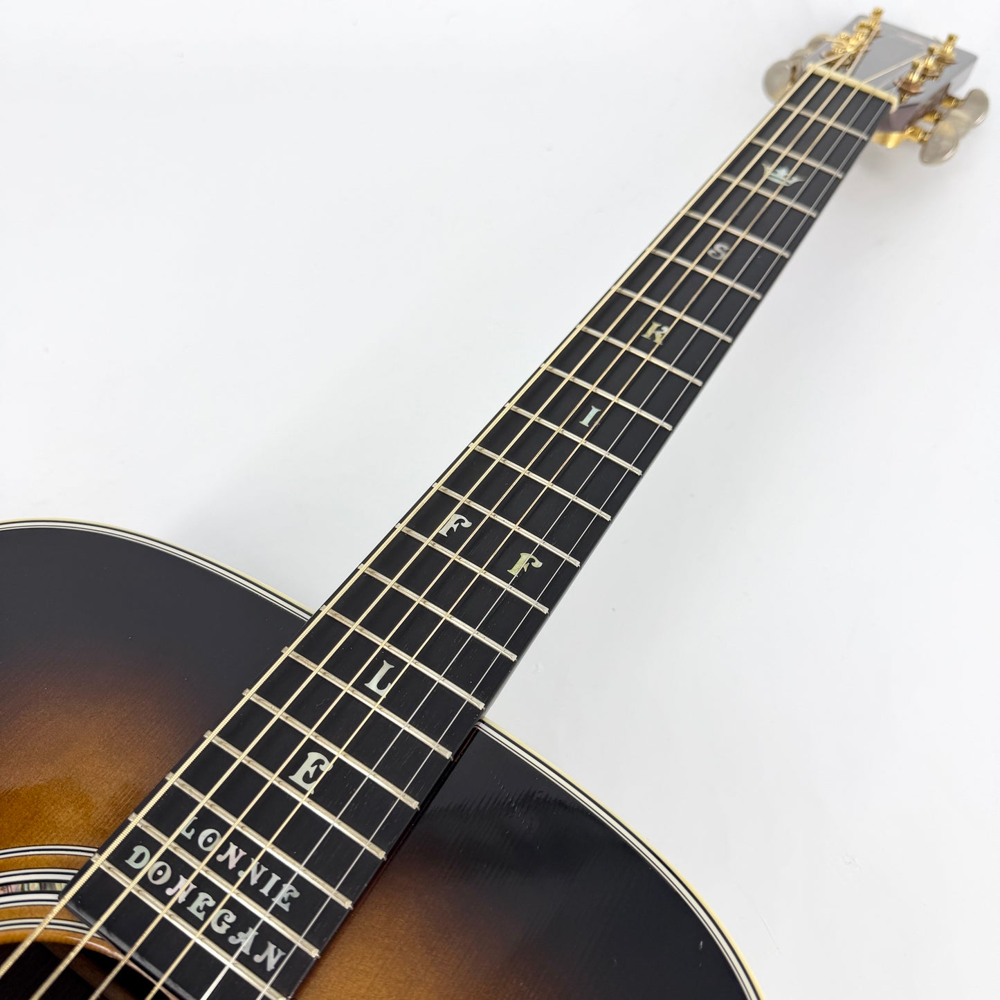 2003 Martin Lonnie Donegan Limited Edition 000-28LD - Sunburst