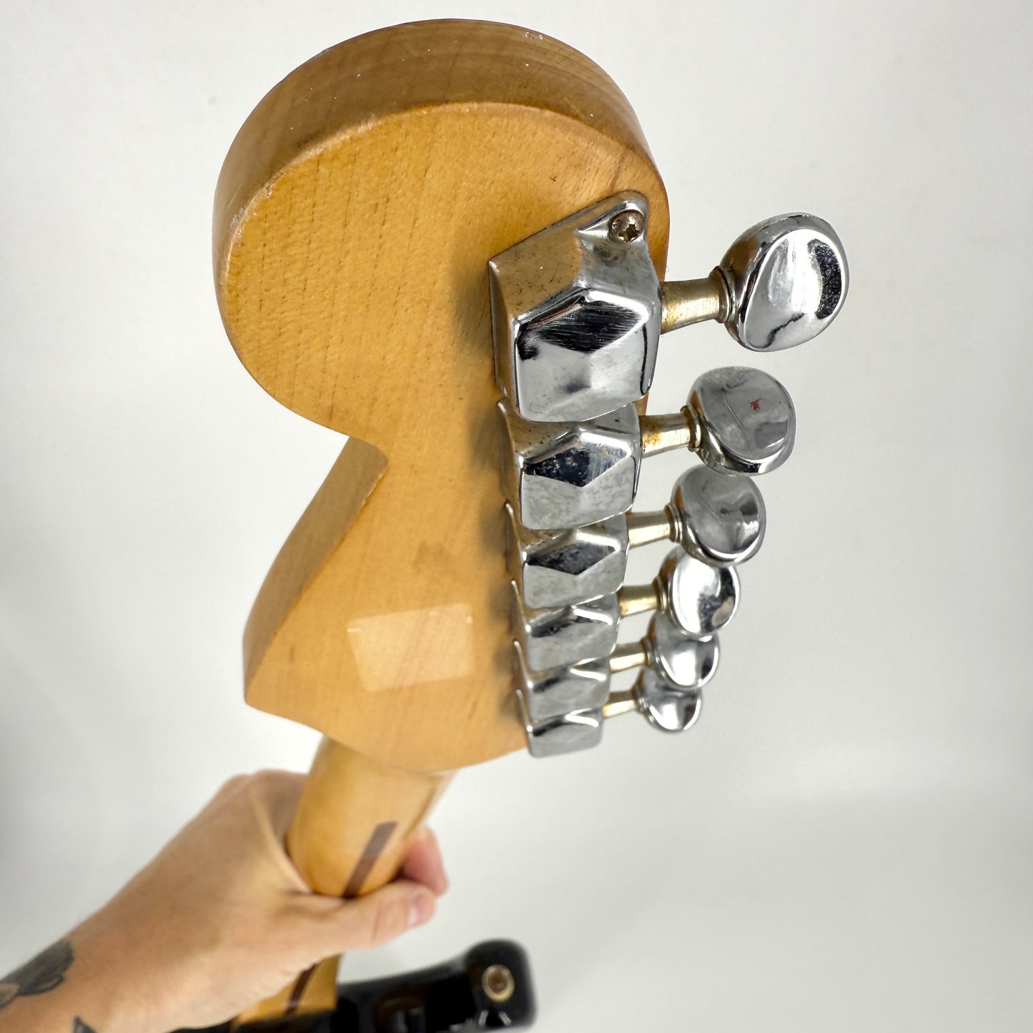 1995 Fender Squier Series Stratocaster – Black
