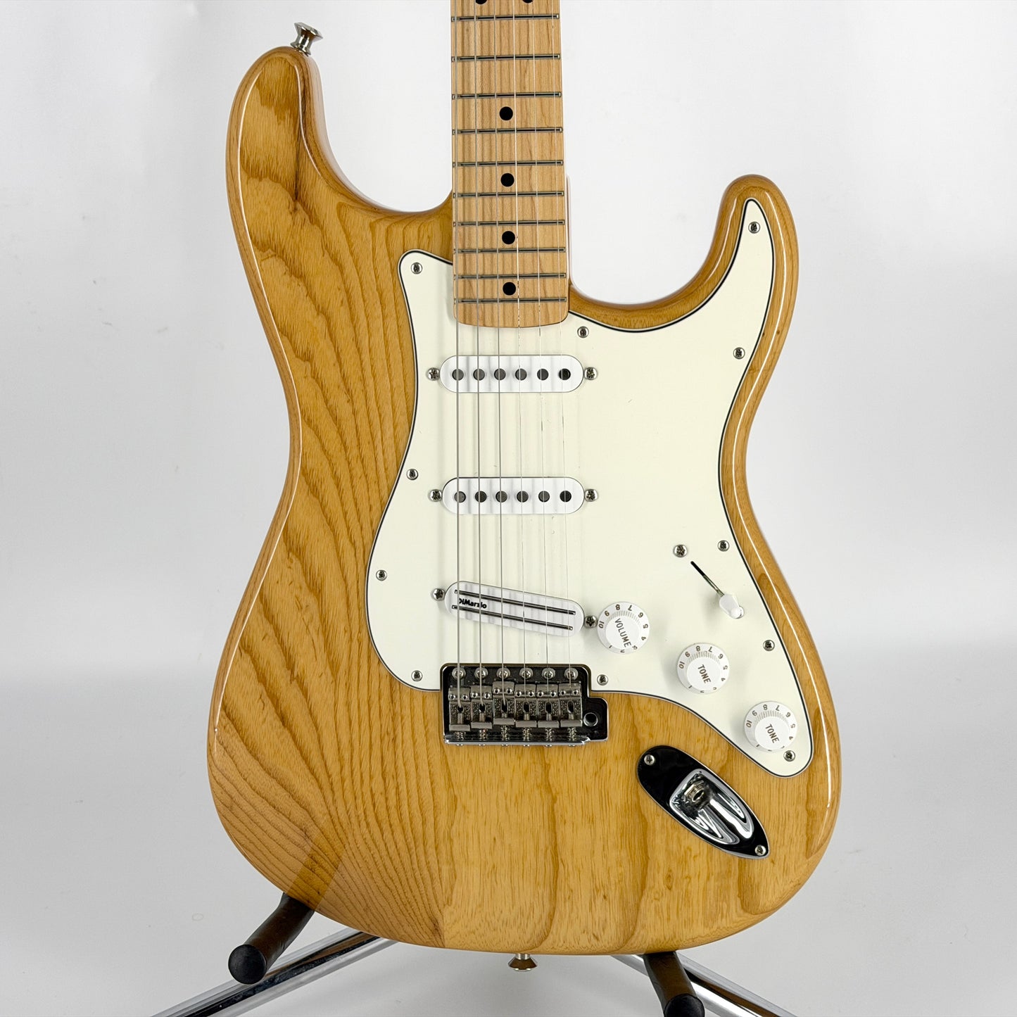 2015 Fender Classic Series 70’s Stratocaster – Natural