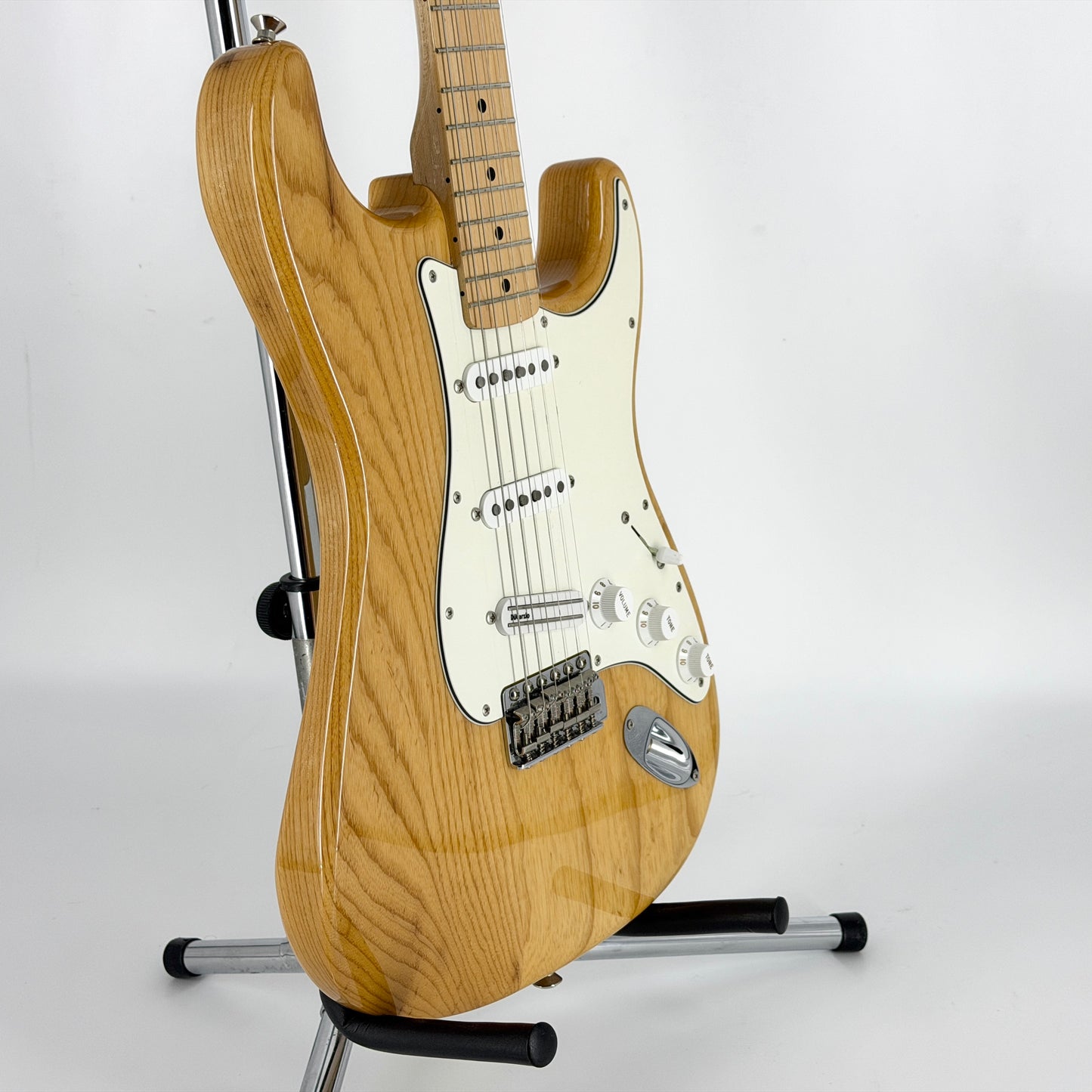 2015 Fender Classic Series 70’s Stratocaster – Natural