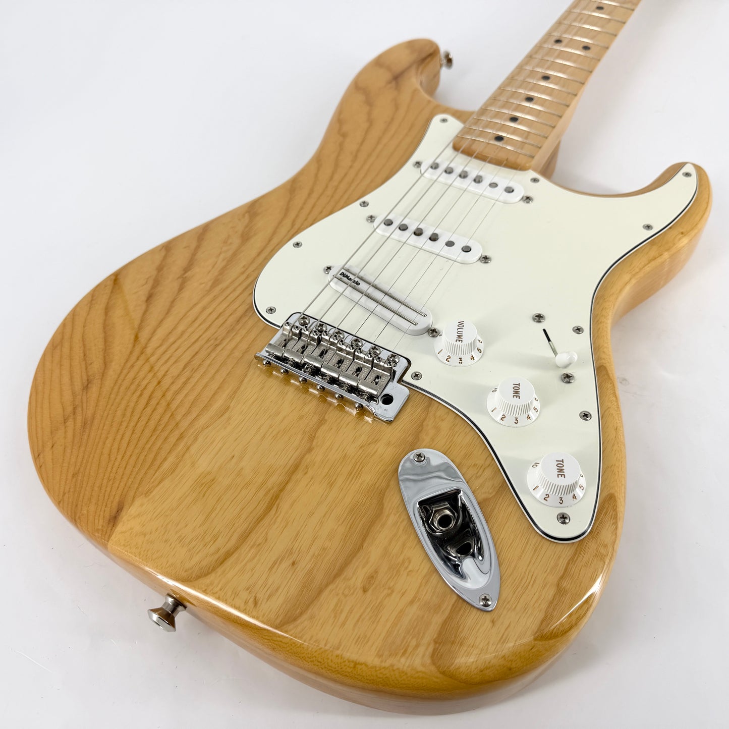 2015 Fender Classic Series 70’s Stratocaster – Natural