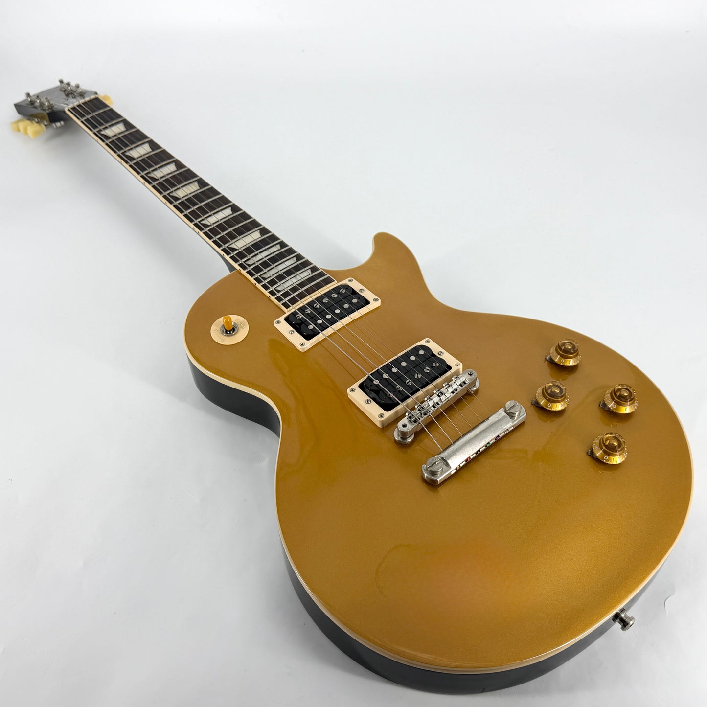 2022 Gibson Slash Victoria Les Paul Standard – Gold Top