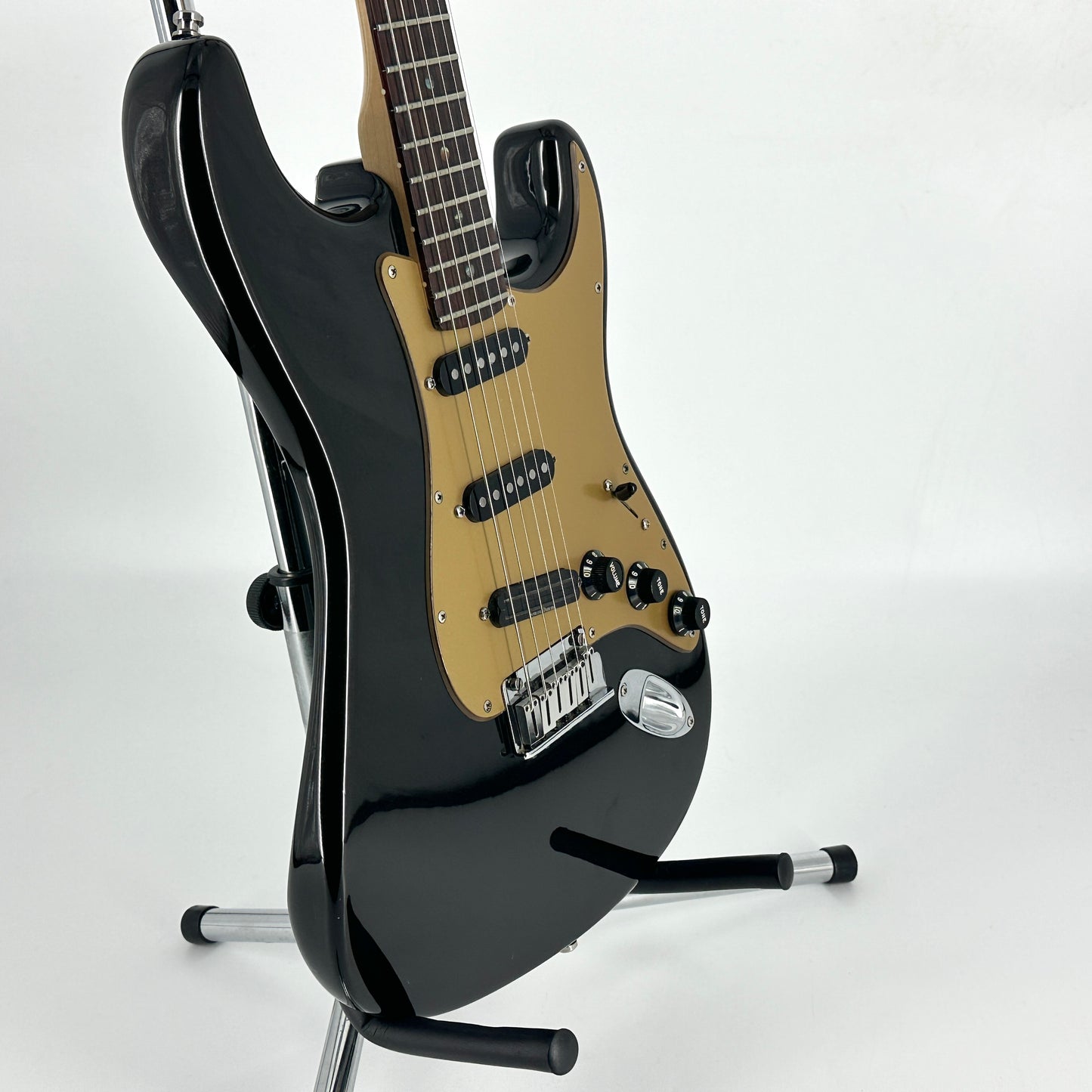 2004 Fender American Deluxe Stratocaster – Montego Black