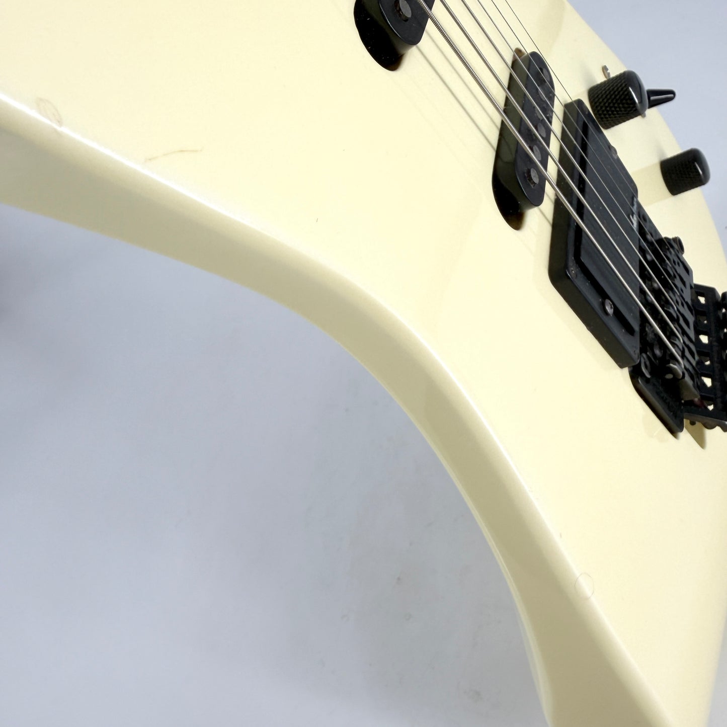 1990 Charvel 375 Deluxe – Pearl White