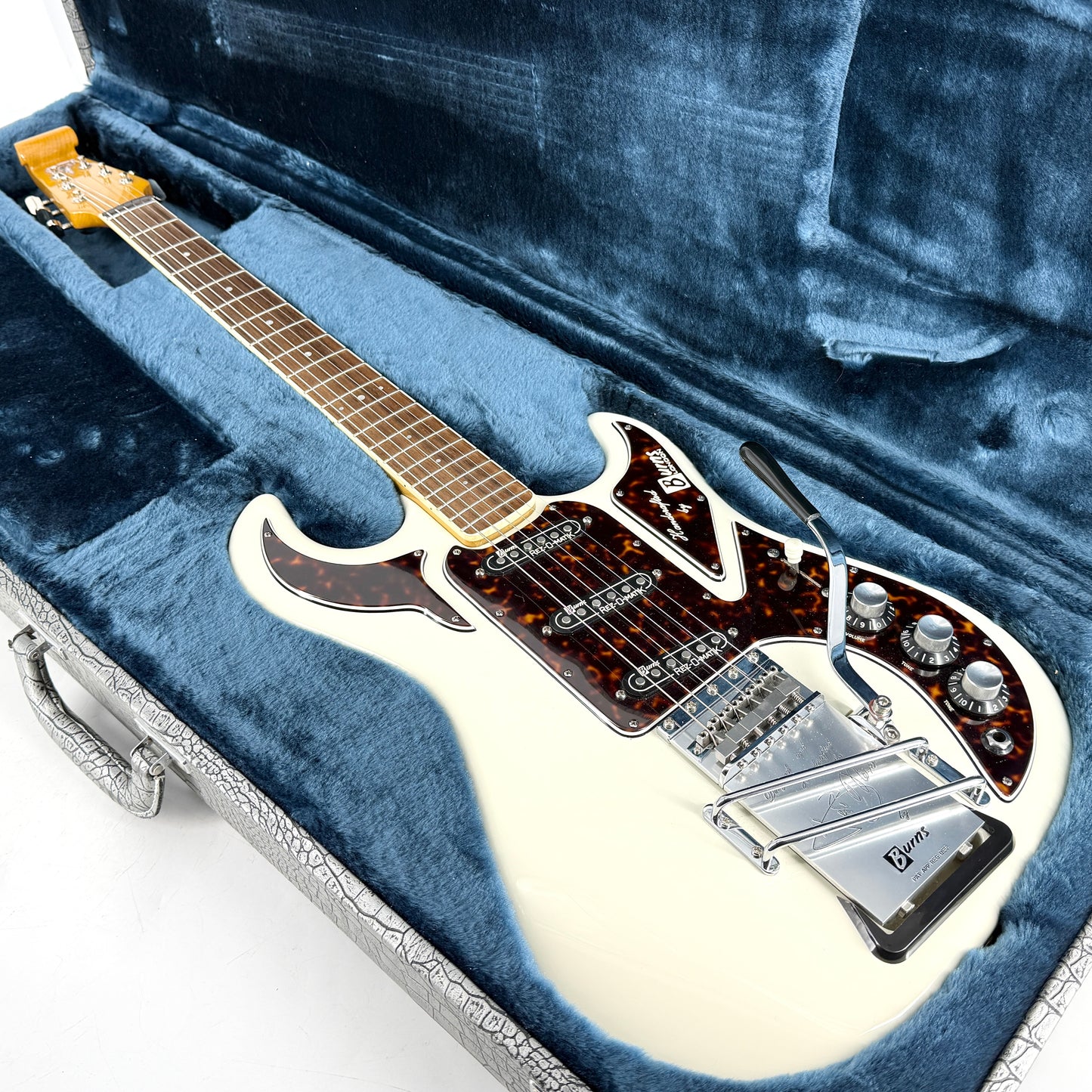2004 Burns 40th Anniversary Hank Marvin 'The Marvin' Signature - White