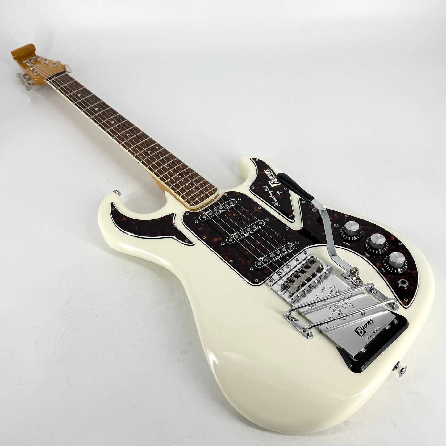 2004 Burns 40th Anniversary Hank Marvin 'The Marvin' Signature - White