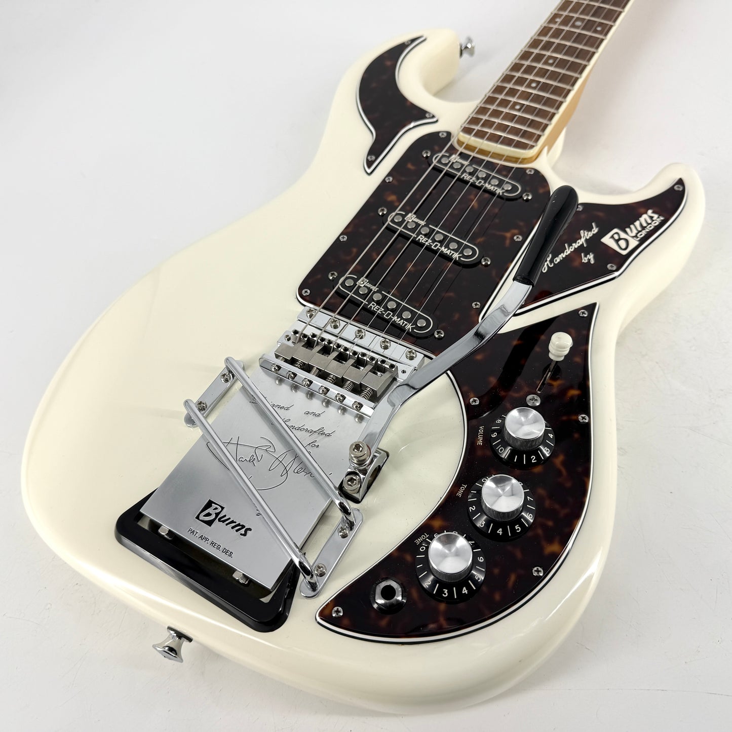 2004 Burns 40th Anniversary Hank Marvin 'The Marvin' Signature - White