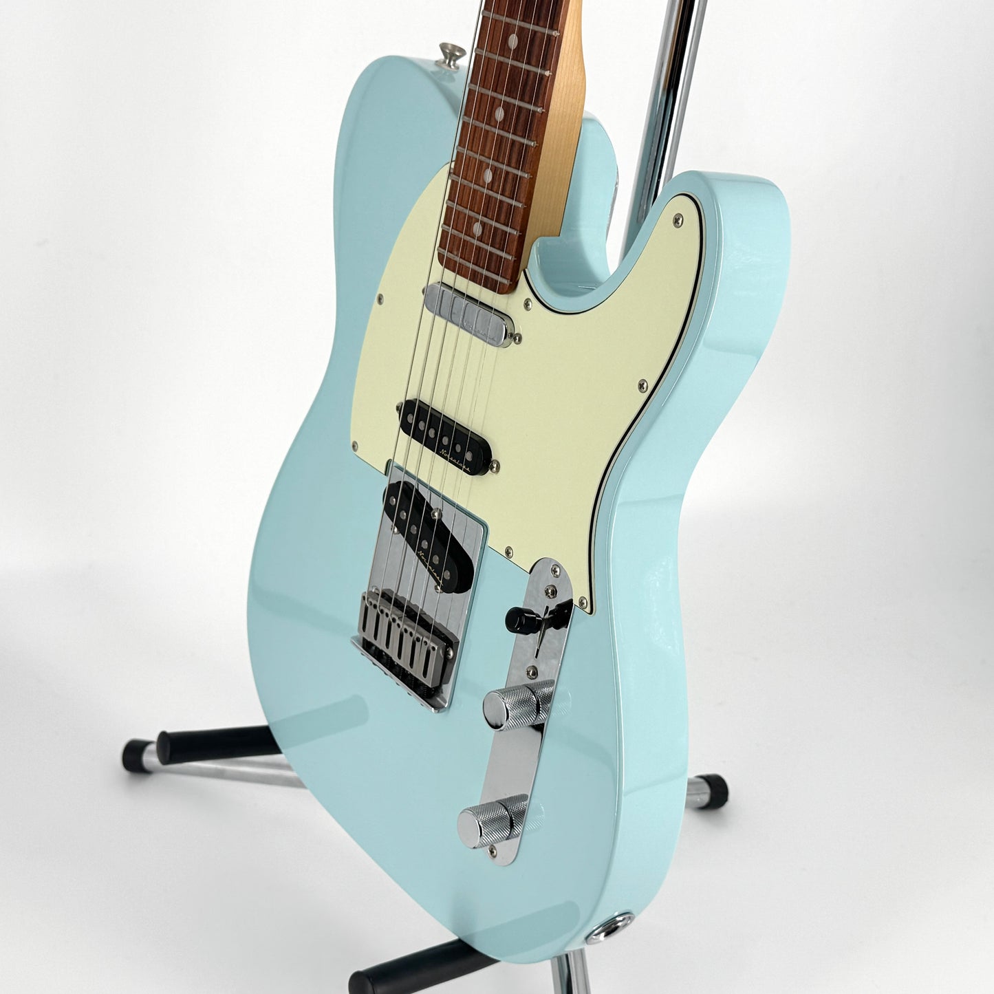 2017 Fender Deluxe Nashville Telecaster – Daphne Blue
