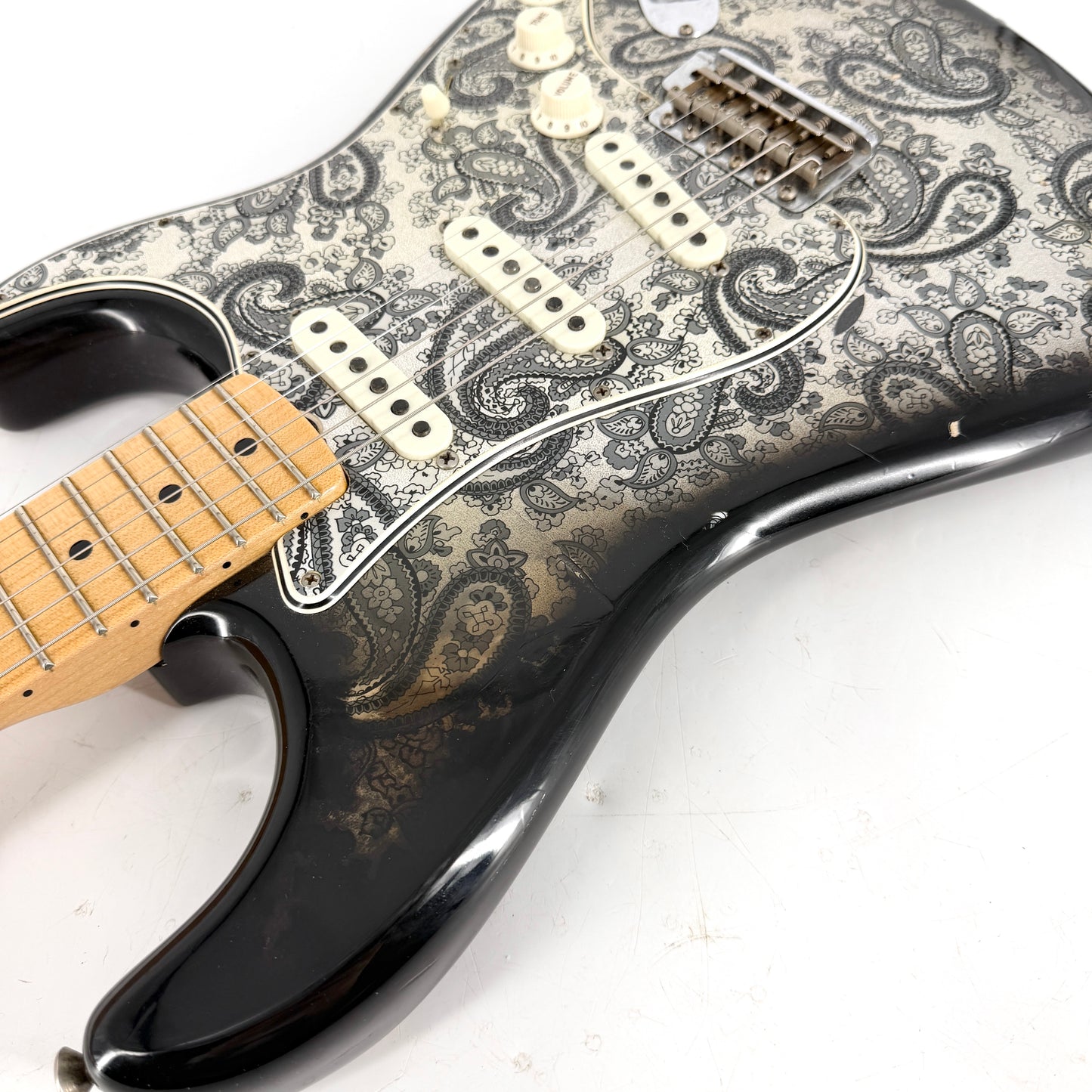 2018 Fender Custom Shop Limited Edition ’68 Stratocaster Relic - Black Paisley