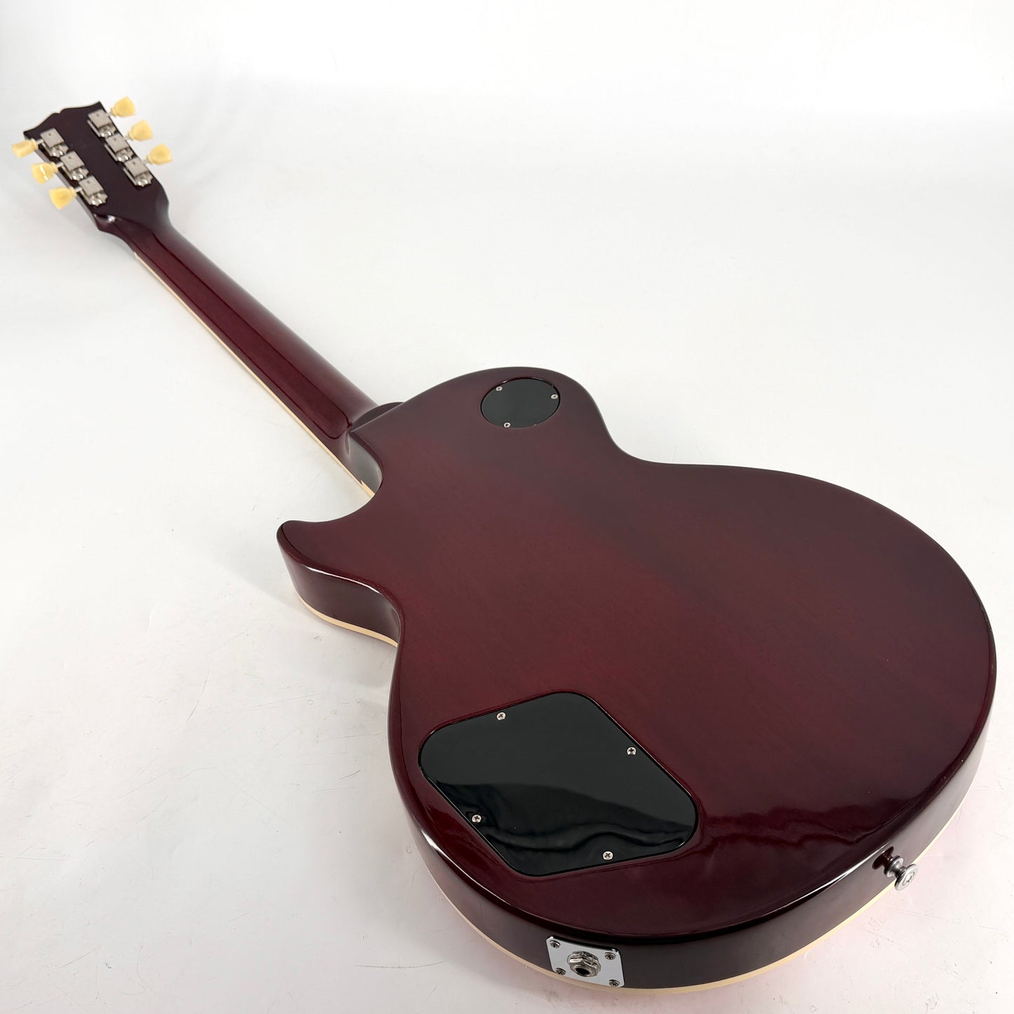 2022 Gibson Les Paul 70s Deluxe – Cherry Sunburst