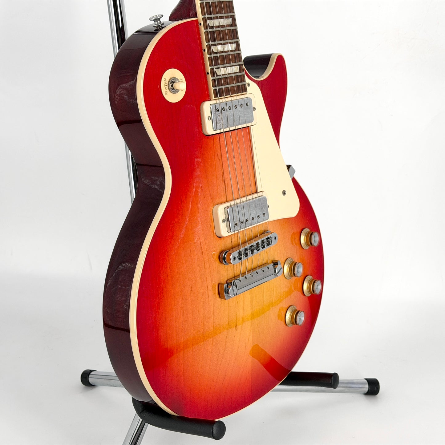 2022 Gibson Les Paul 70s Deluxe – Cherry Sunburst