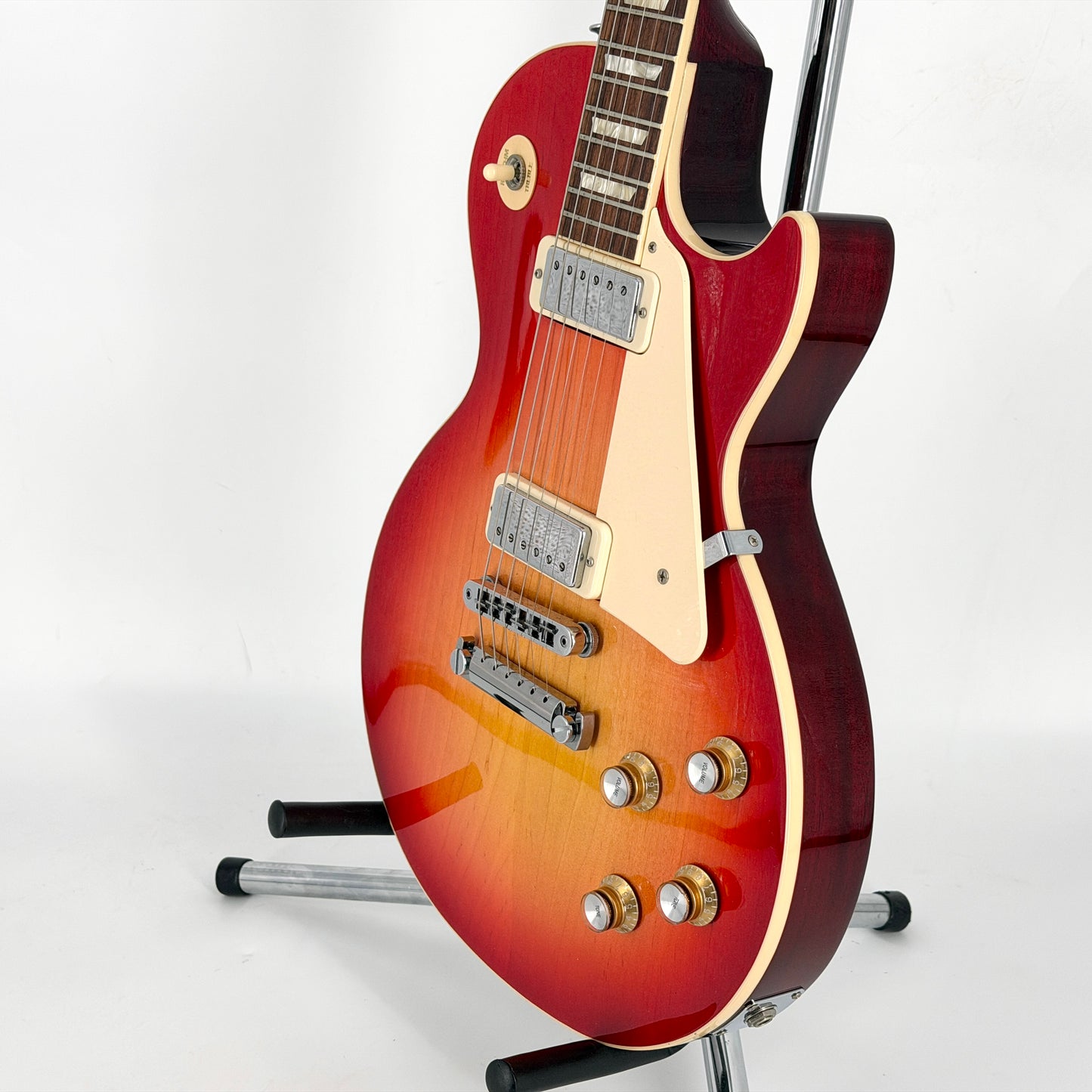 2022 Gibson Les Paul 70s Deluxe – Cherry Sunburst