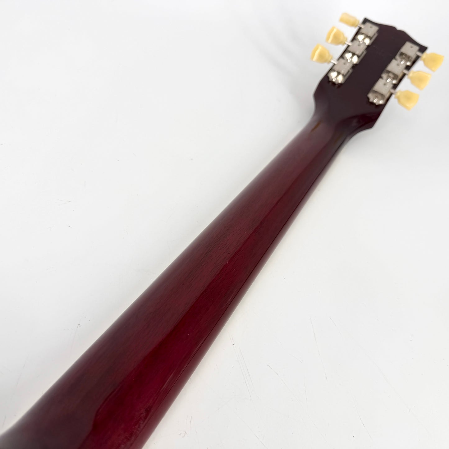 2022 Gibson Les Paul 70s Deluxe – Cherry Sunburst