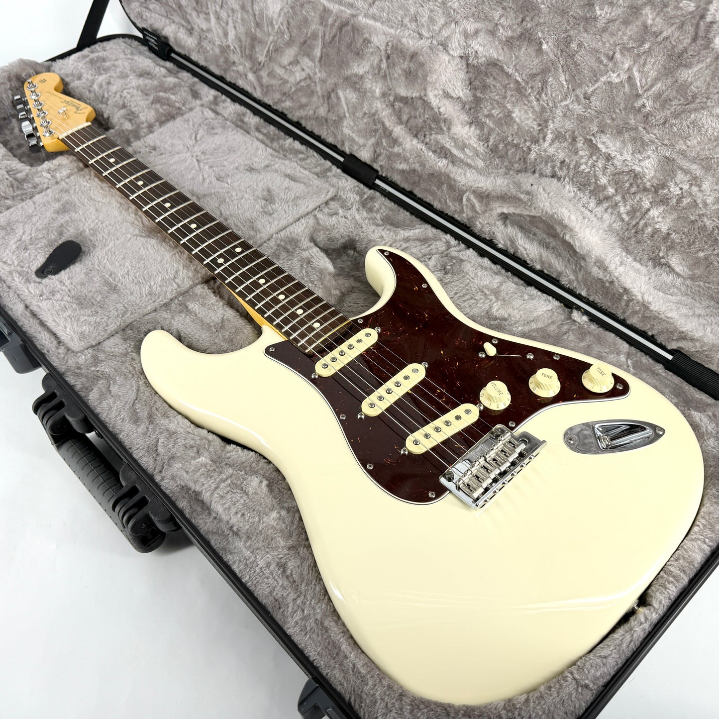2022 Fender American Professional II Stratocaster – Olympic White