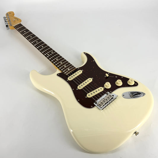 2022 Fender American Professional II Stratocaster – Olympic White