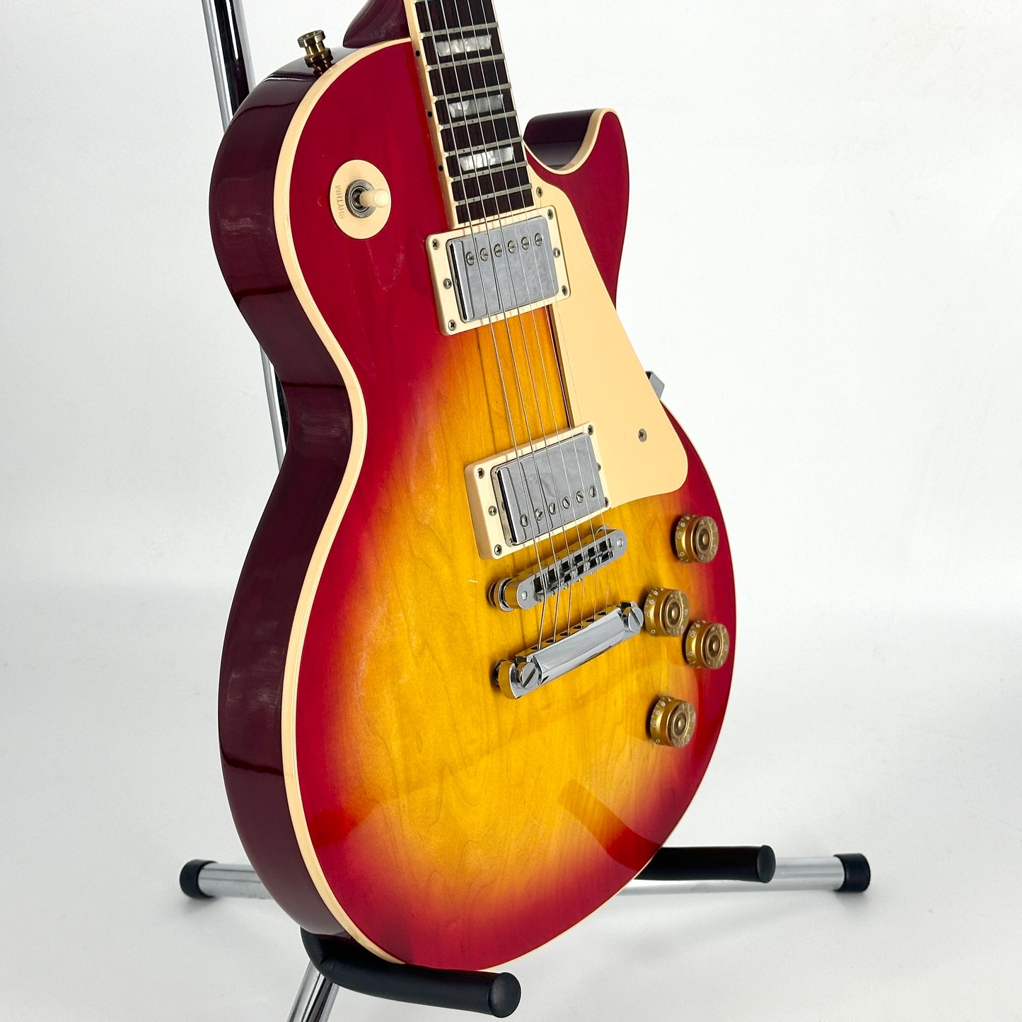 2000 Gibson Les Paul Standard – Cherry Sunburst